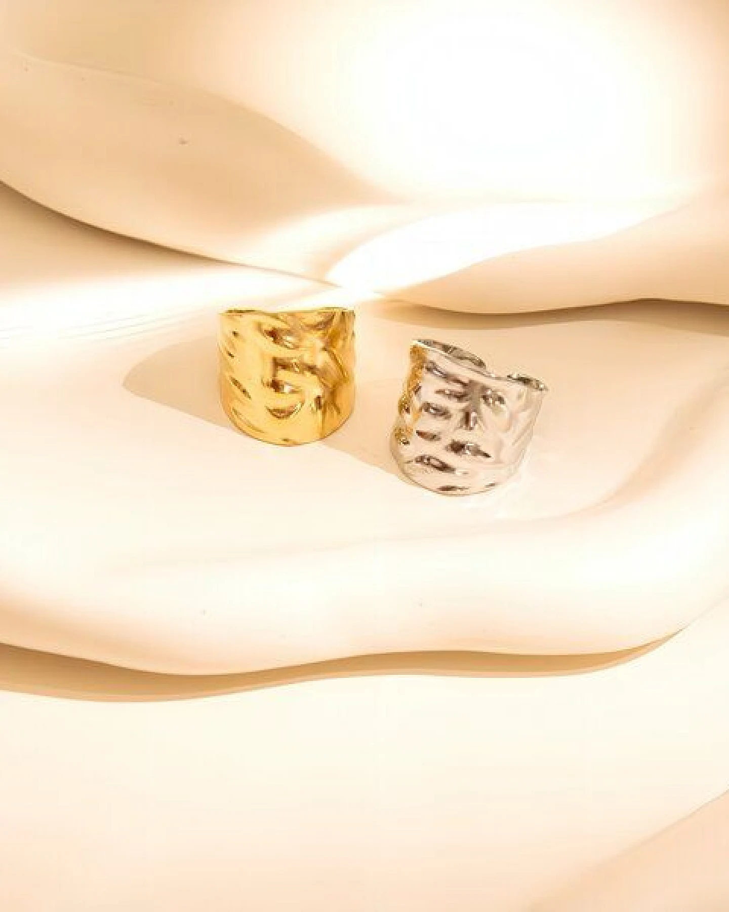 ELEKTROPULLI Größenverstellbarer SWING STRUCTURE Ring, 2 cm breit – Ansicht 3