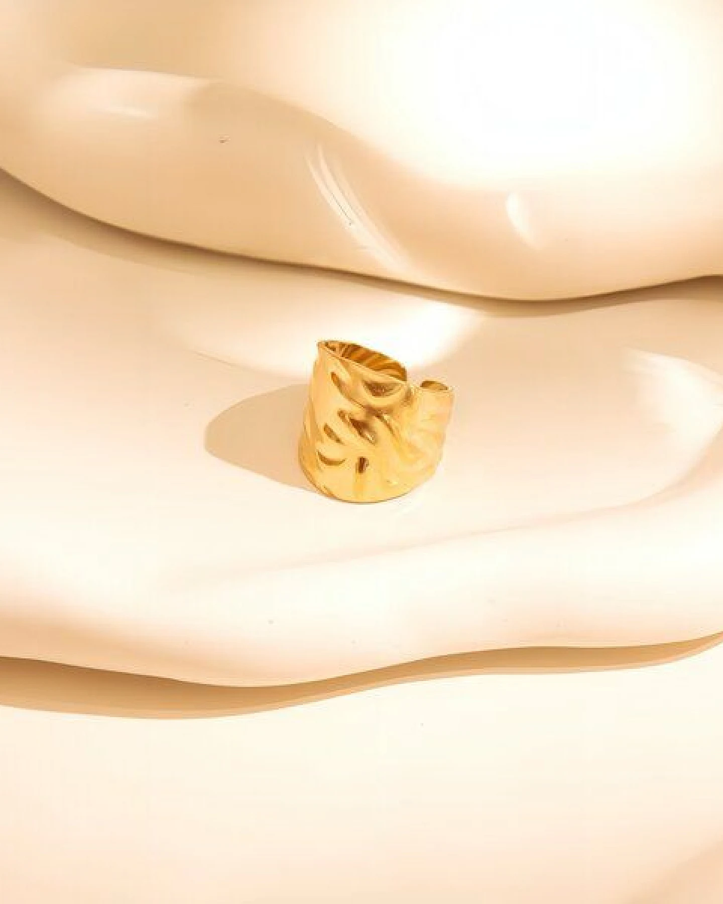 ELEKTROPULLI Größenverstellbarer SWING STRUCTURE Ring, 2 cm breit – Ansicht 3