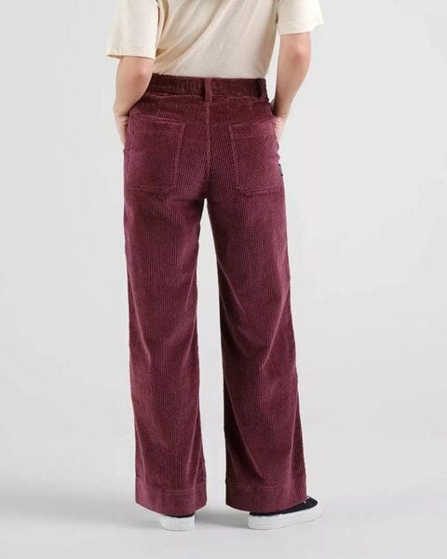 DEDICATED Cord Hose Vara Corduroy - Fig Red – Ansicht 4
