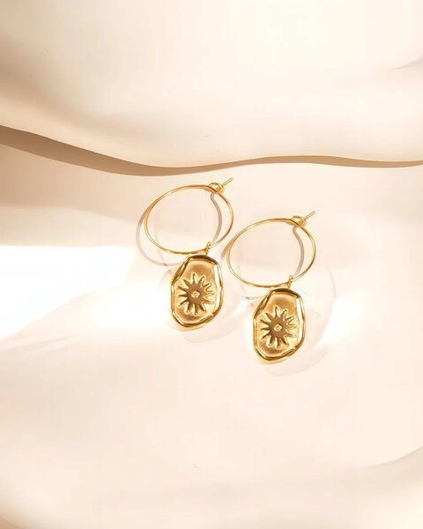 ELEKTROPULLI Superfeine zeitlose Kette 1mm schmal mit BOHO Anhänger, Set mit Ohrringen – Ansicht 3