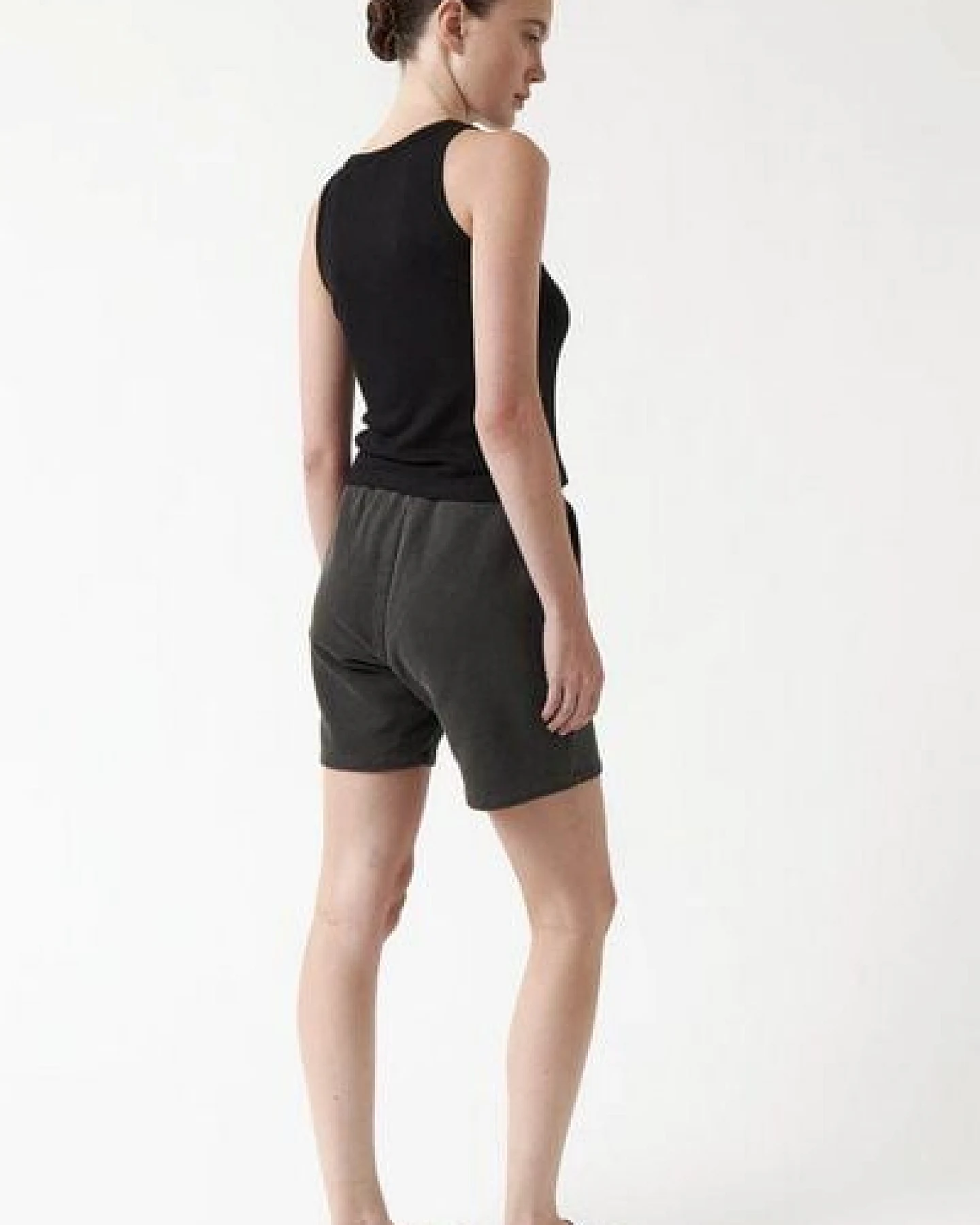 amt.studio "Agora Short" unisex Jersey Shorts/Bermuda mit Gummizug – Ansicht 2
