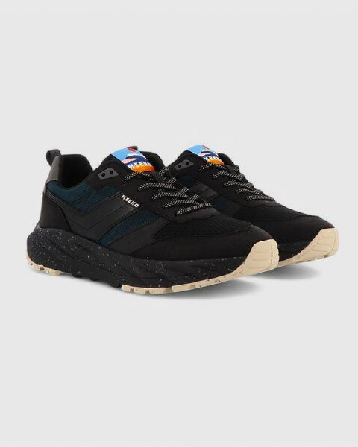 MEEKO PONGO – Technische und nachhaltige Sneaker – Ansicht 2