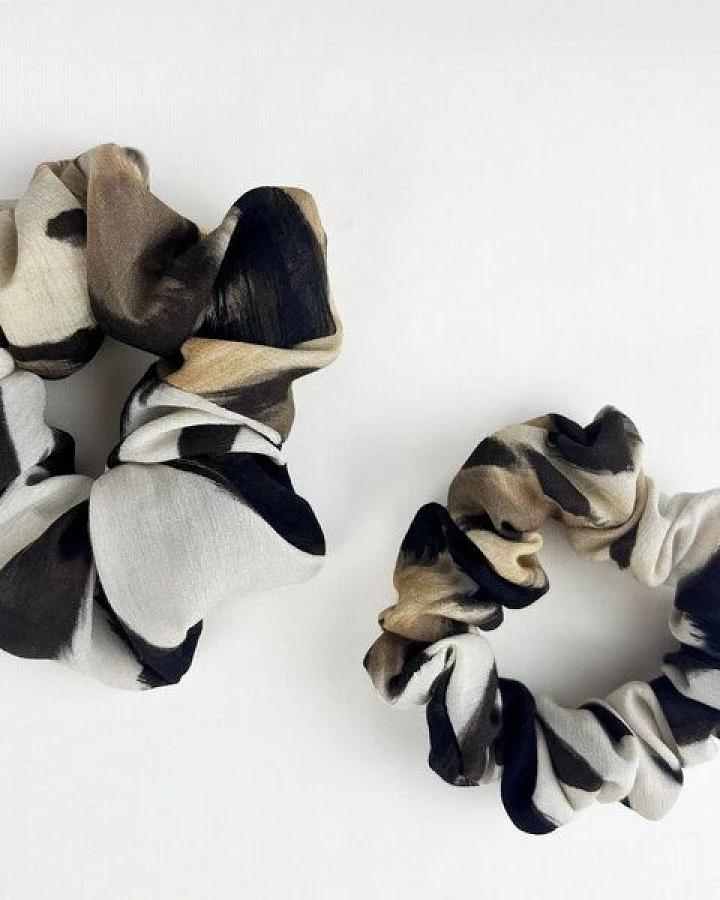 NOE Scrunchie LEONORE mit Animal-Print