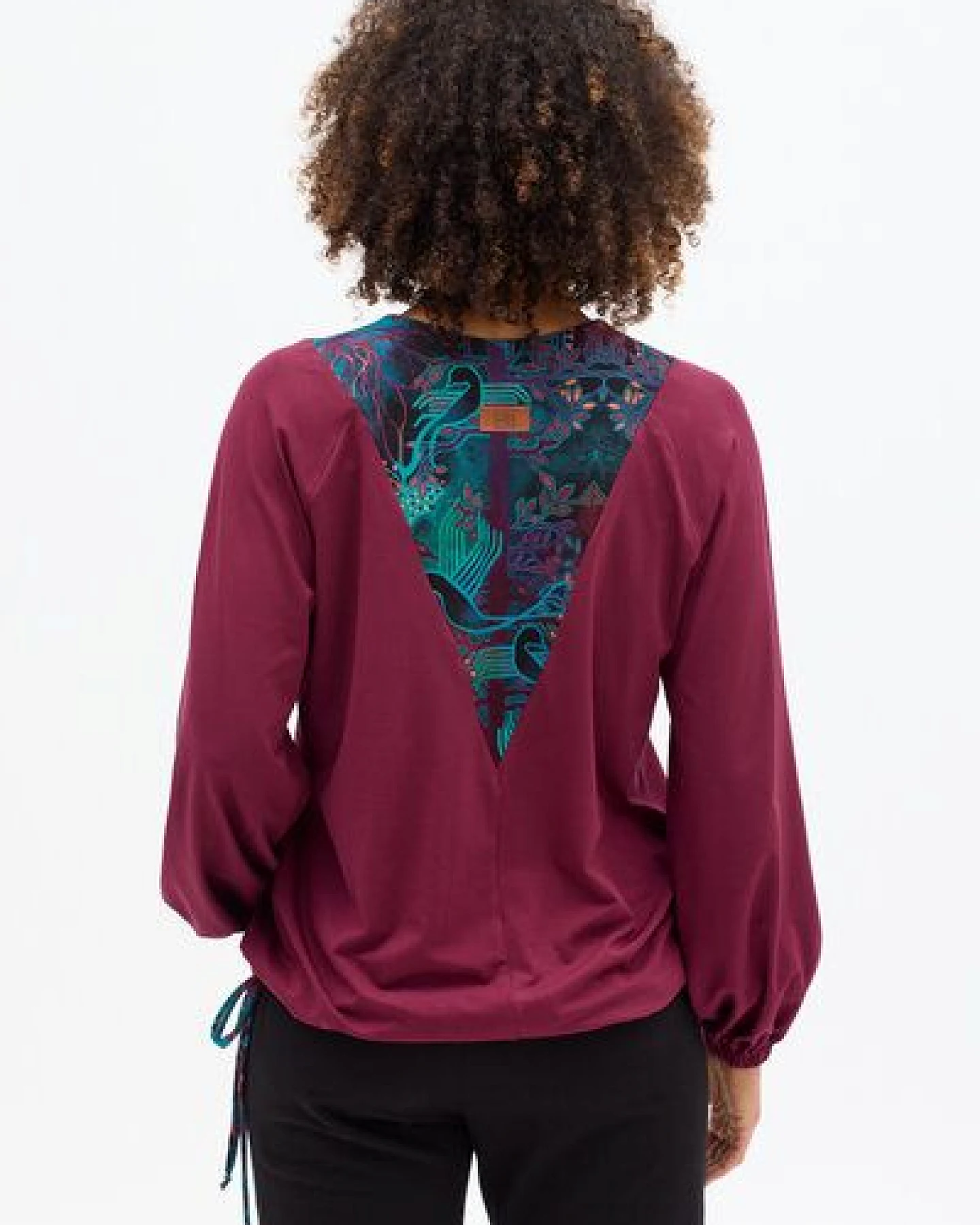 Bluse Solola – Lockere Passform mit verstellbarem Saum – Raglanärmel – Ausschnitt – Viscose mit Elasthan – Fair produziert in Polen – KOKOworld – Ansicht 3