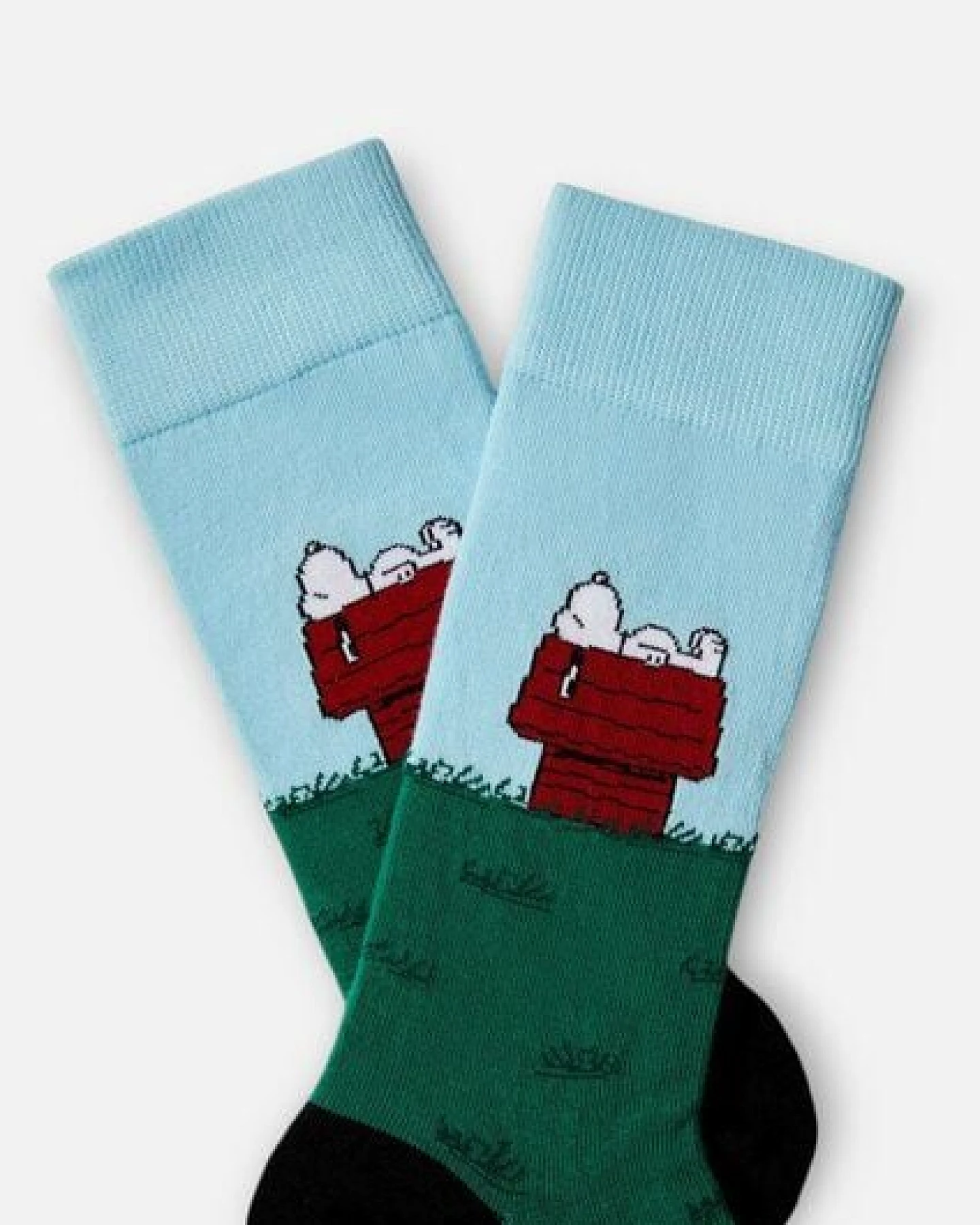 BeSocks Bio-Tennissocken - Snoopy auf dem Haus, Farbe grün blau – Ansicht 3