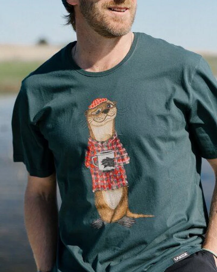 LAKOR T-Shirt aus Bio-Baumwolle - An Otter Coffee