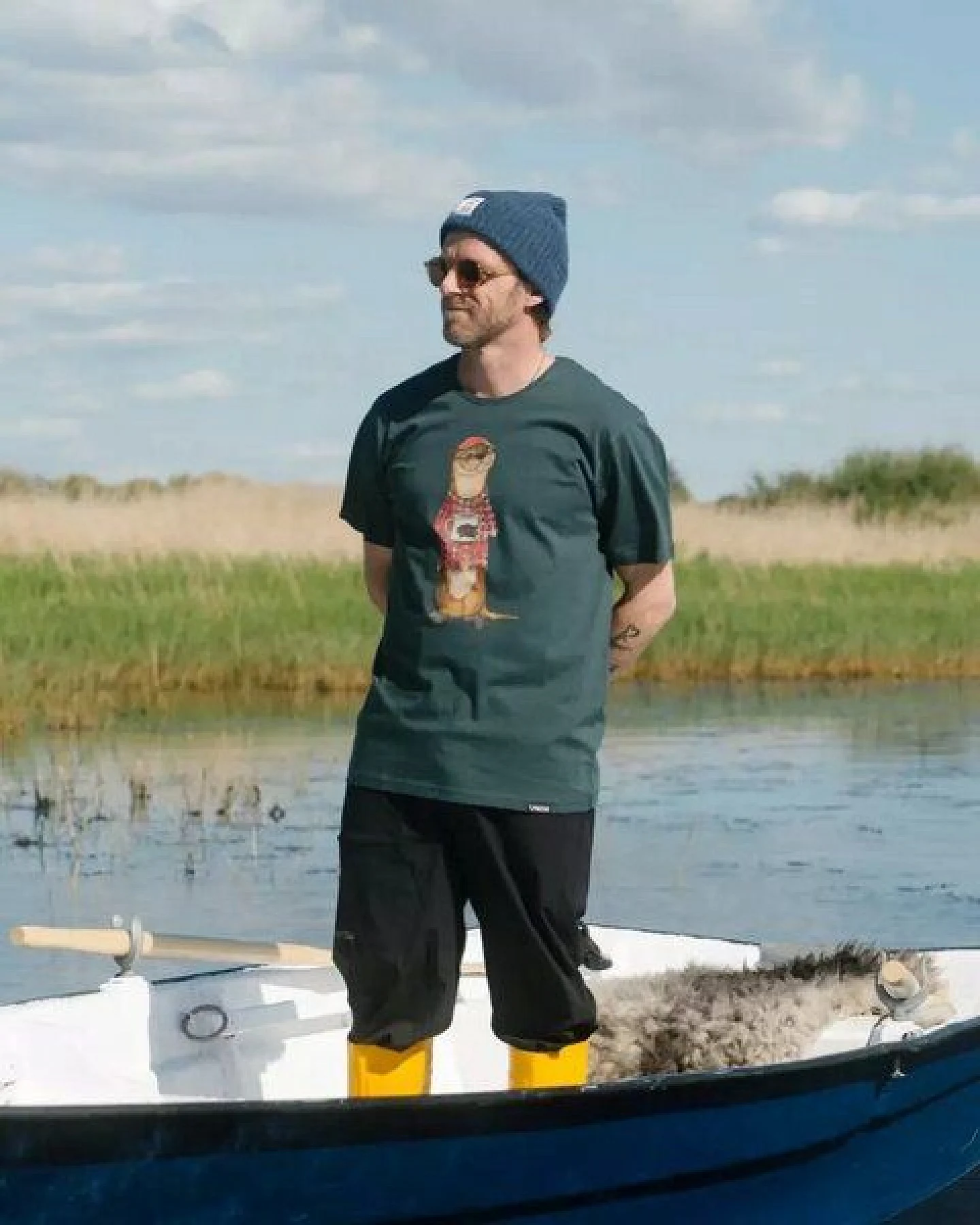 LAKOR T-Shirt aus Bio-Baumwolle - An Otter Coffee – Ansicht 3