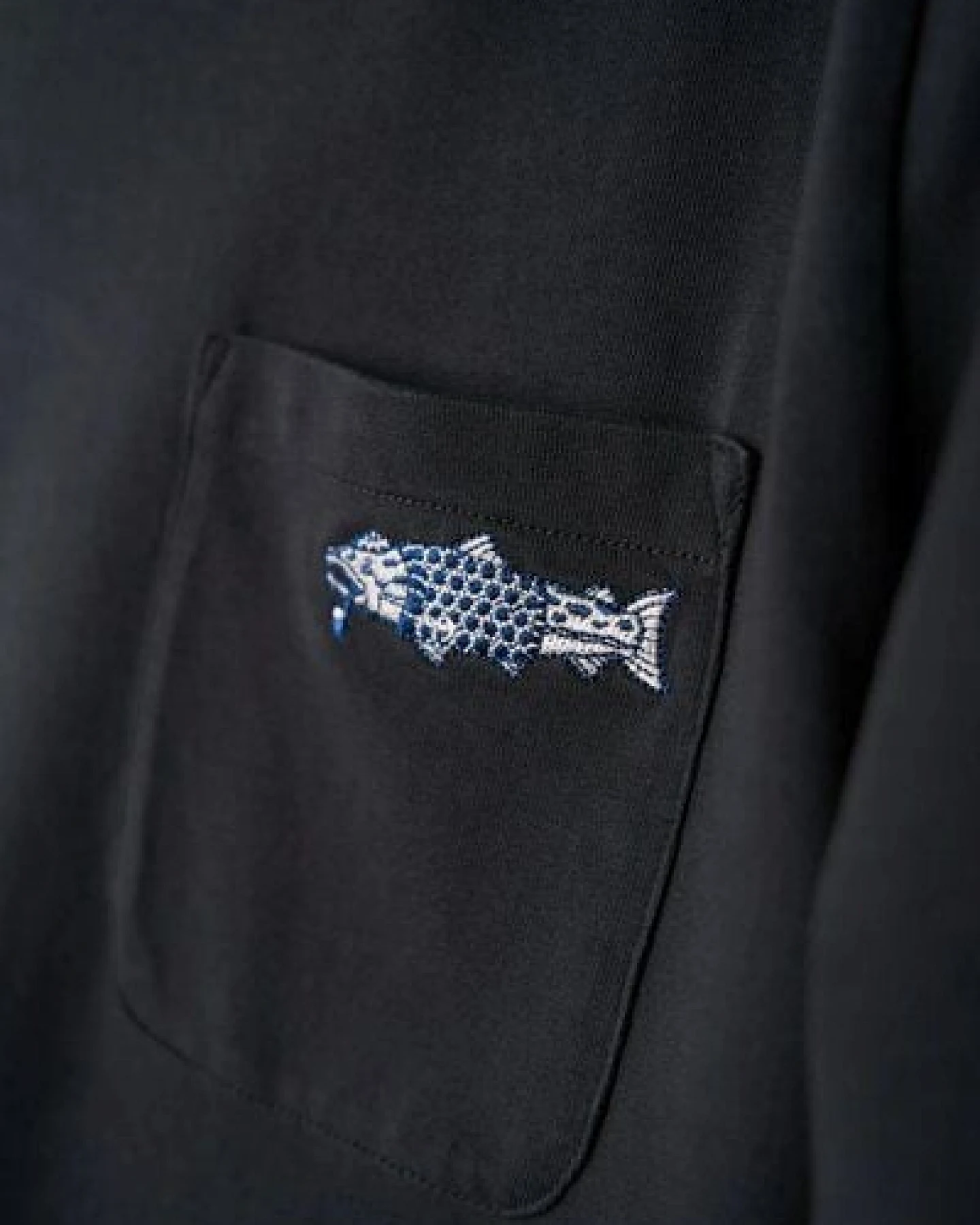 LAKOR Longsleeve aus Bio-Baumwolle - Mini Smoking Salmon – Ansicht 2