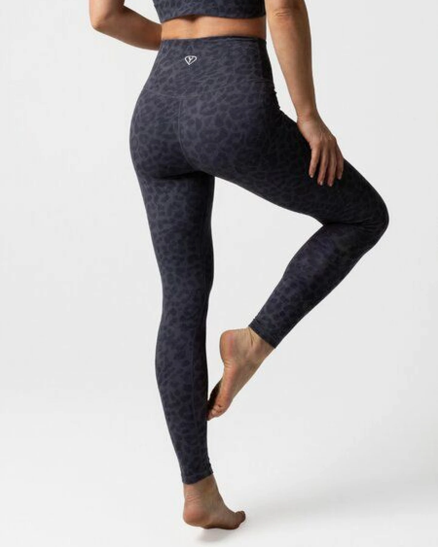 Yoga Hero Leggings Leopard ecoNYL – Ansicht 3