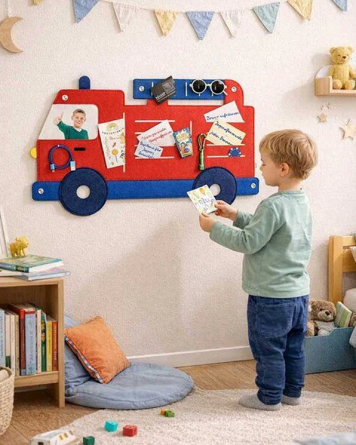 Feuerwehr-Pinnwand zum Stecken & Pinnen für Kinderzimmer von RÅVARE
