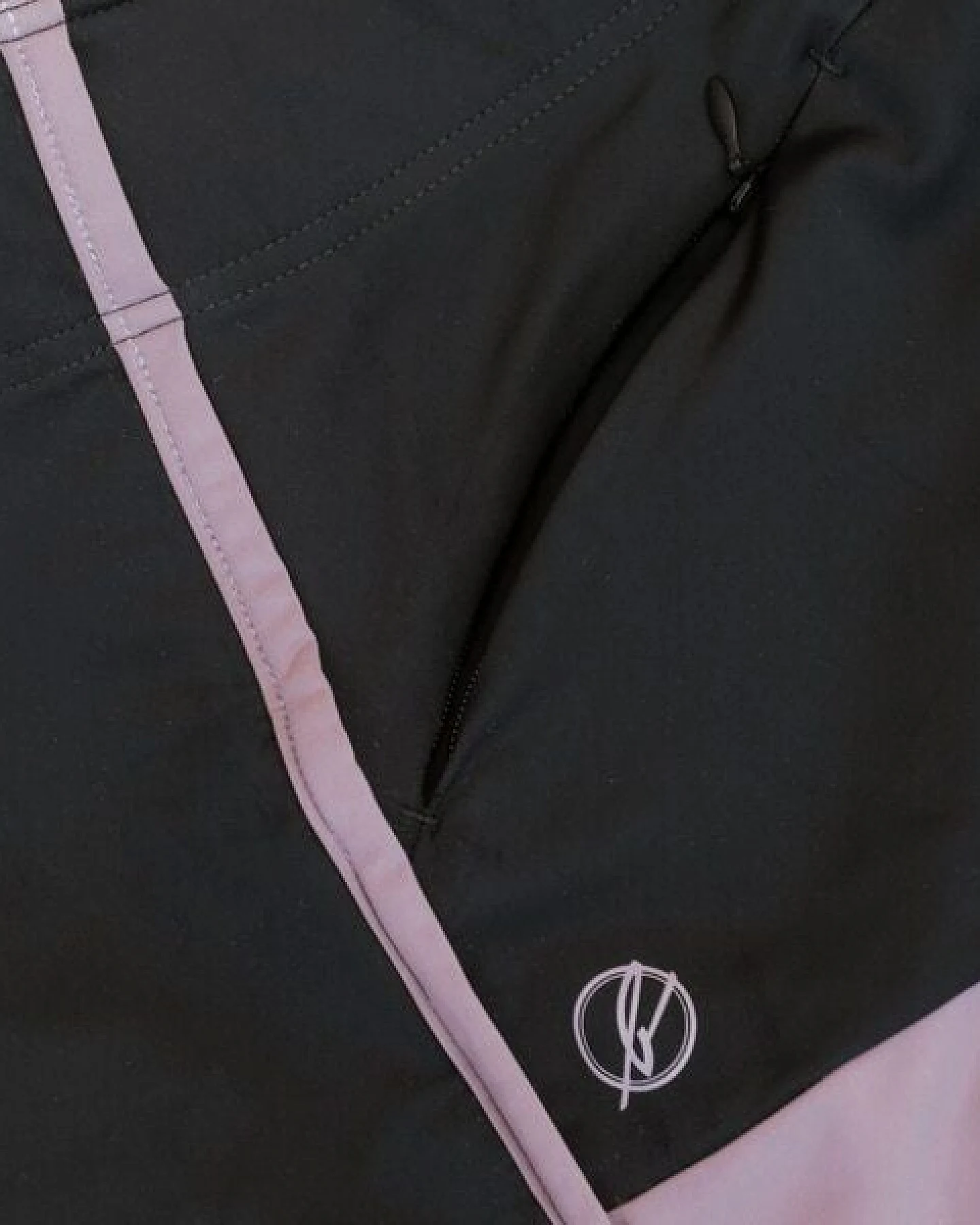 picea (by bleed) ECONY Max-Flex Boardshorts in Lila/Schwarz – Ansicht 4