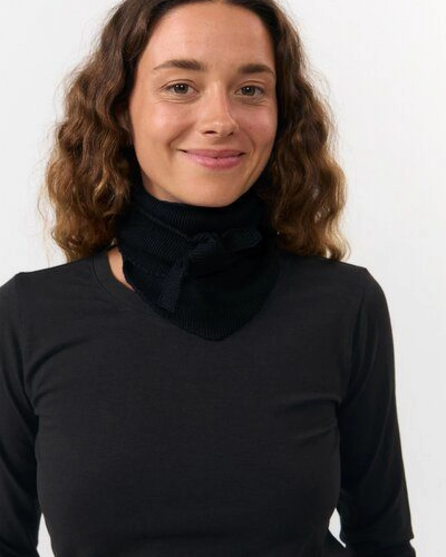 Suite13lab Schal ALMA Black – Ansicht 2