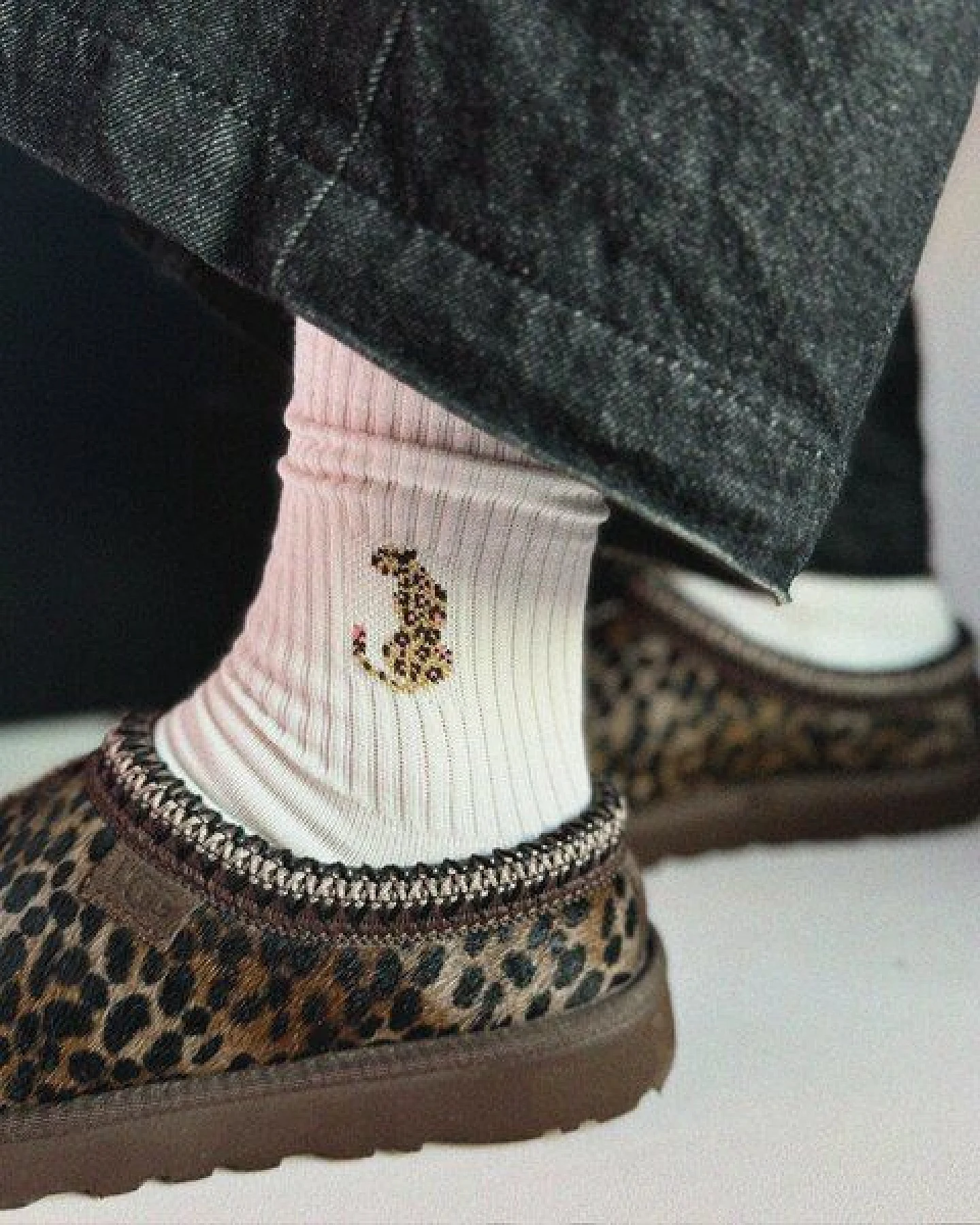 Socken "Ooley Icon Leo" aus Biobaumwolle made in Italy – Ansicht 4