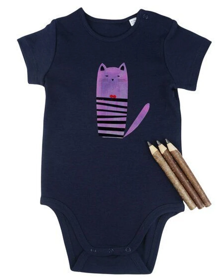 Meladi Kinder Baby-Body aus Biobaumwolle - Katze auf Navy Blue