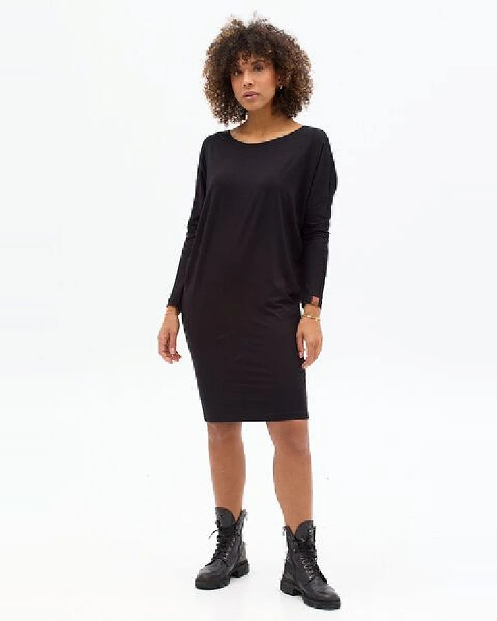 Kleid Twiggy – Weites Oberteil – Figurbetonter Rockteil an den Hüften – Boot-Ausschnitt – Viscose mit Elasthan – Fair produziert in Polen – KOKOworld