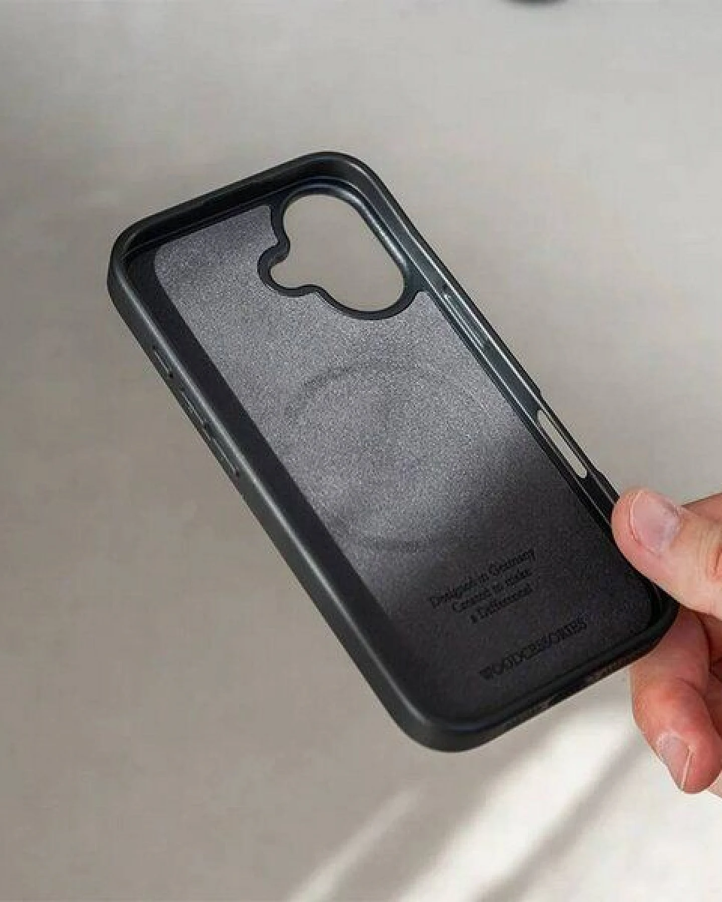 Woodcessories - iPhone Hülle mit Magnet kompatibel mit MagSafe, magnetische Ladefunktion – Ansicht 3