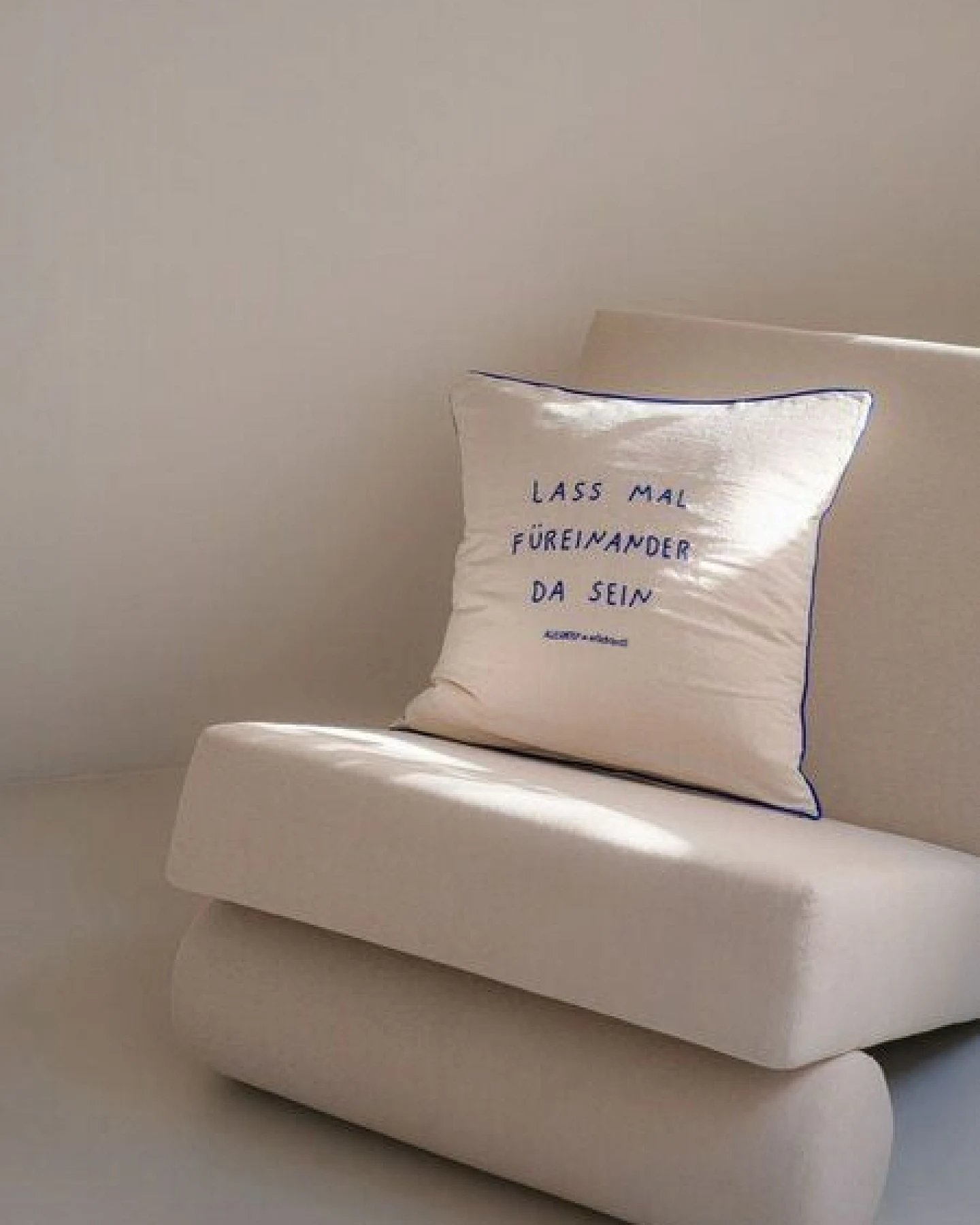 Allesorten x erlich textil Kissenbezug mit Stickerei aus Bio-Baumwolle, made in Europe – Ansicht 4