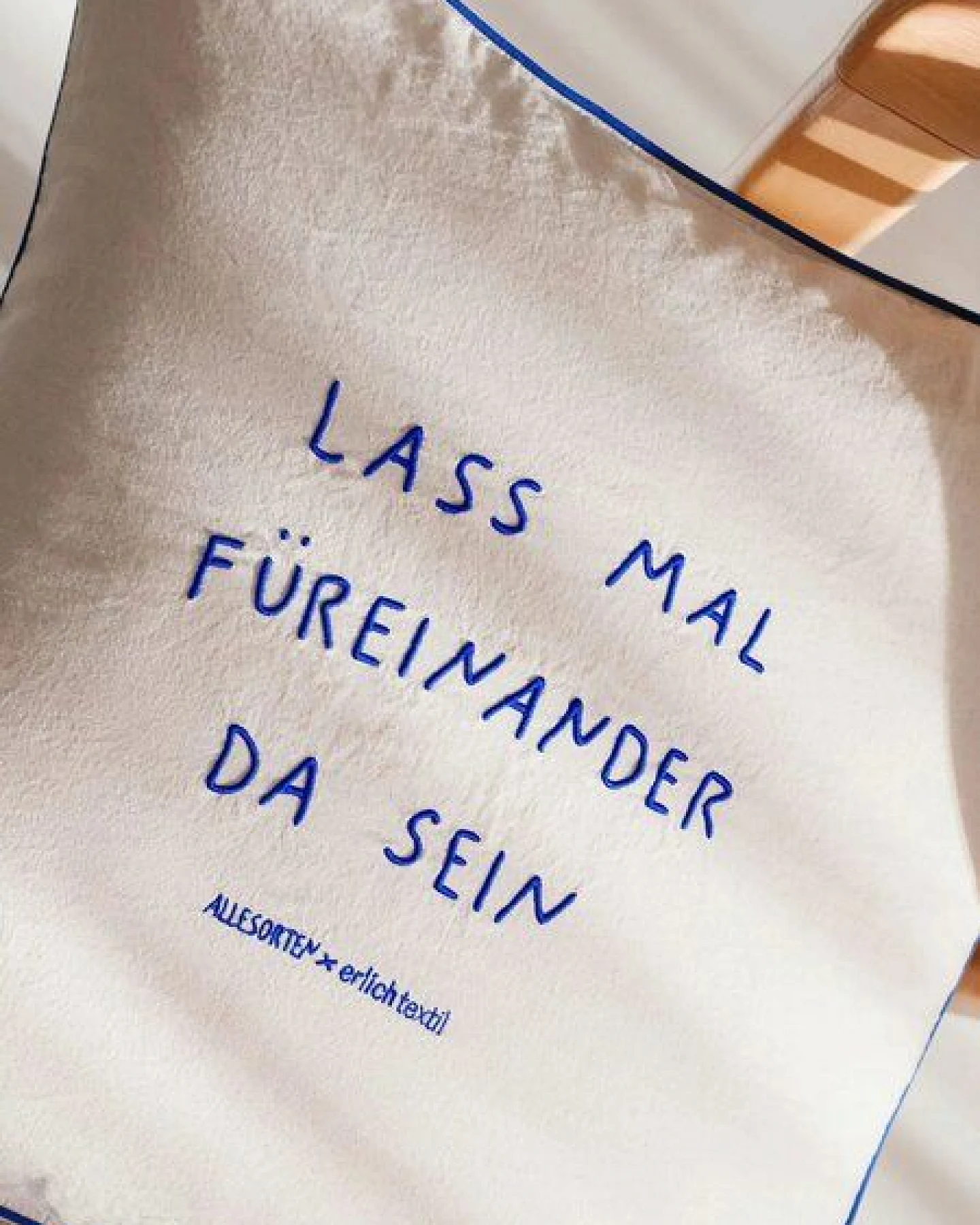 Allesorten x erlich textil Kissenbezug mit Stickerei und 80% Baumwolle (aus kontrolliert biologischem Anbau), made in Europe – Ansicht 2