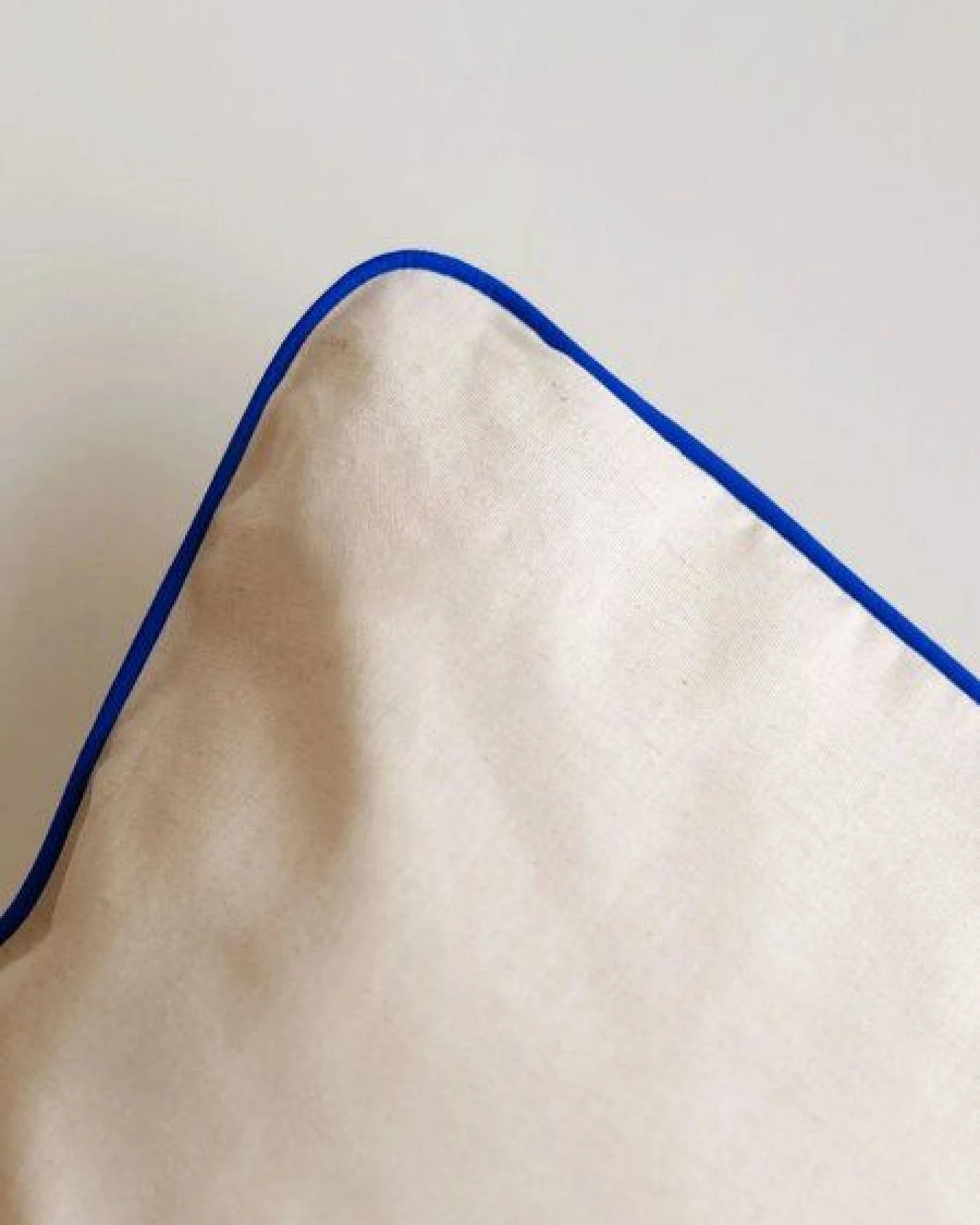 Allesorten x erlich textil Kissenbezug mit Stickerei und 80% Baumwolle (aus kontrolliert biologischem Anbau), made in Europe – Ansicht 4