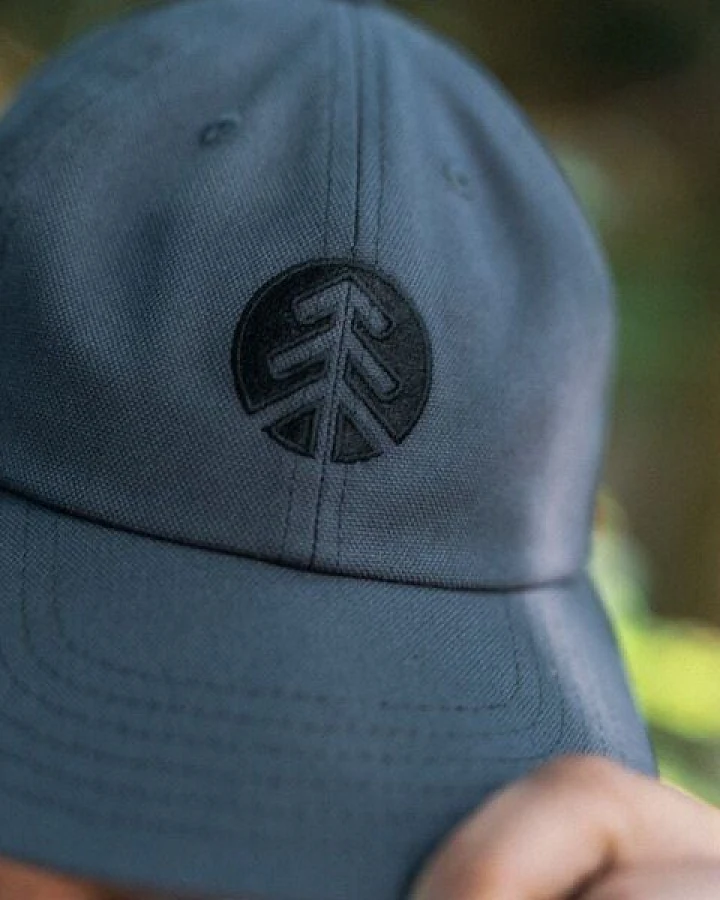 picea (by bleed) Spitzi Base Cap Grau
