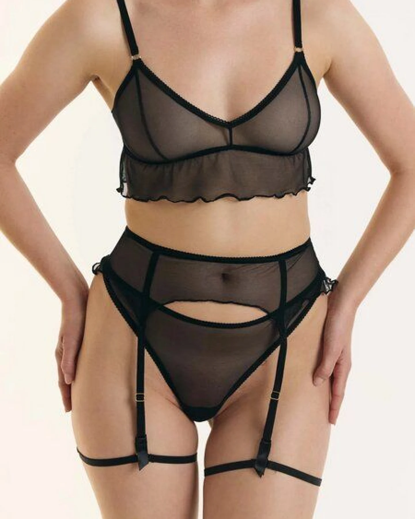 erlich textil Iconic Mesh Strumpfhalter mit Spitze, made in Europe – Ansicht 3