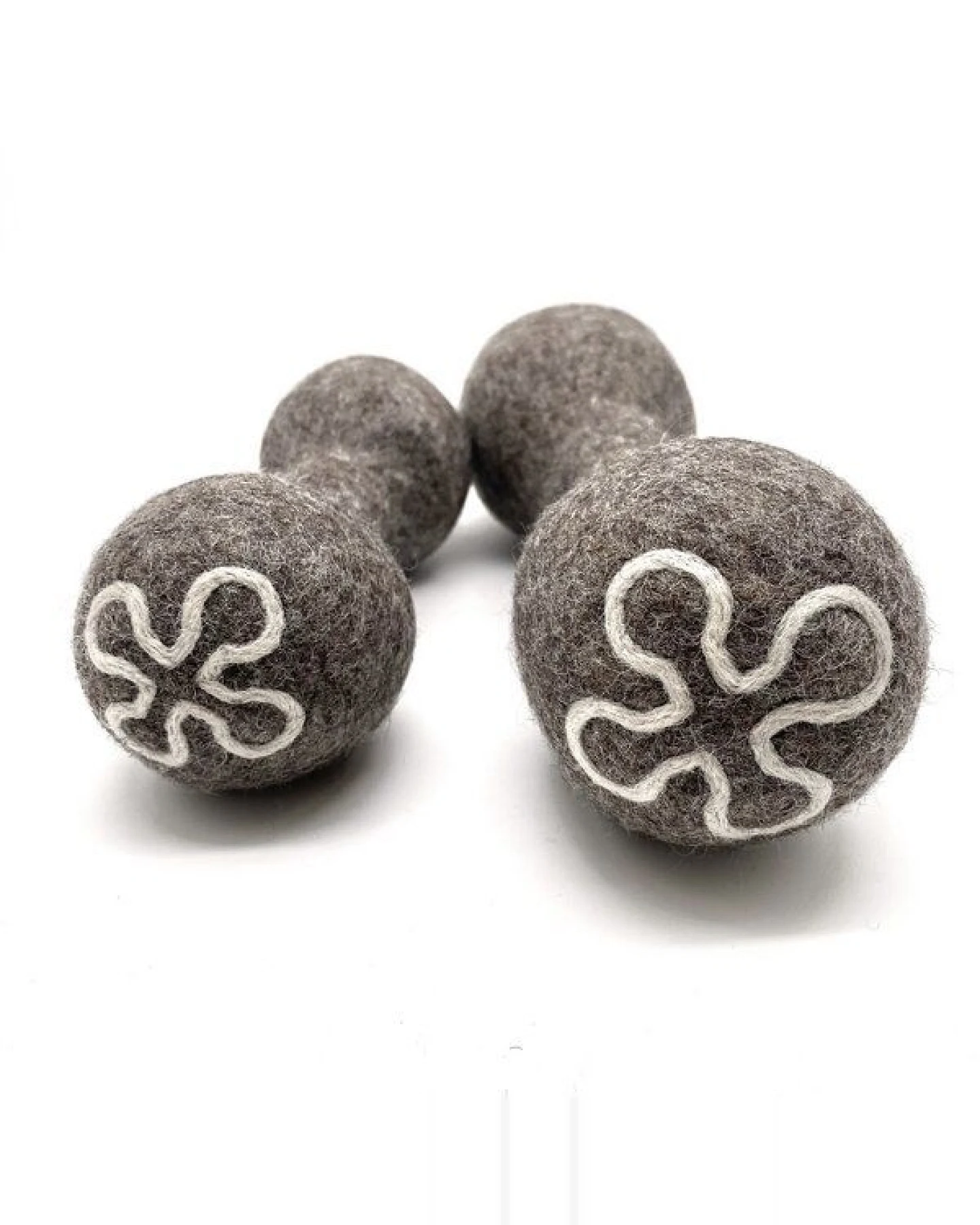 Wooliie Life After Death Dumbbell – handgefertigtes Spielzeug aus 100 % naturbelassener Schurwolle – Ansicht 3