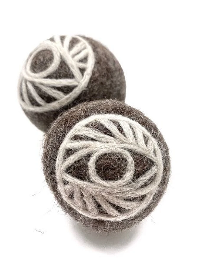 Wooliie All-Seeing Eye Ball – handgefertigtes Spielzeug aus 100 % naturbelassener Schurwolle