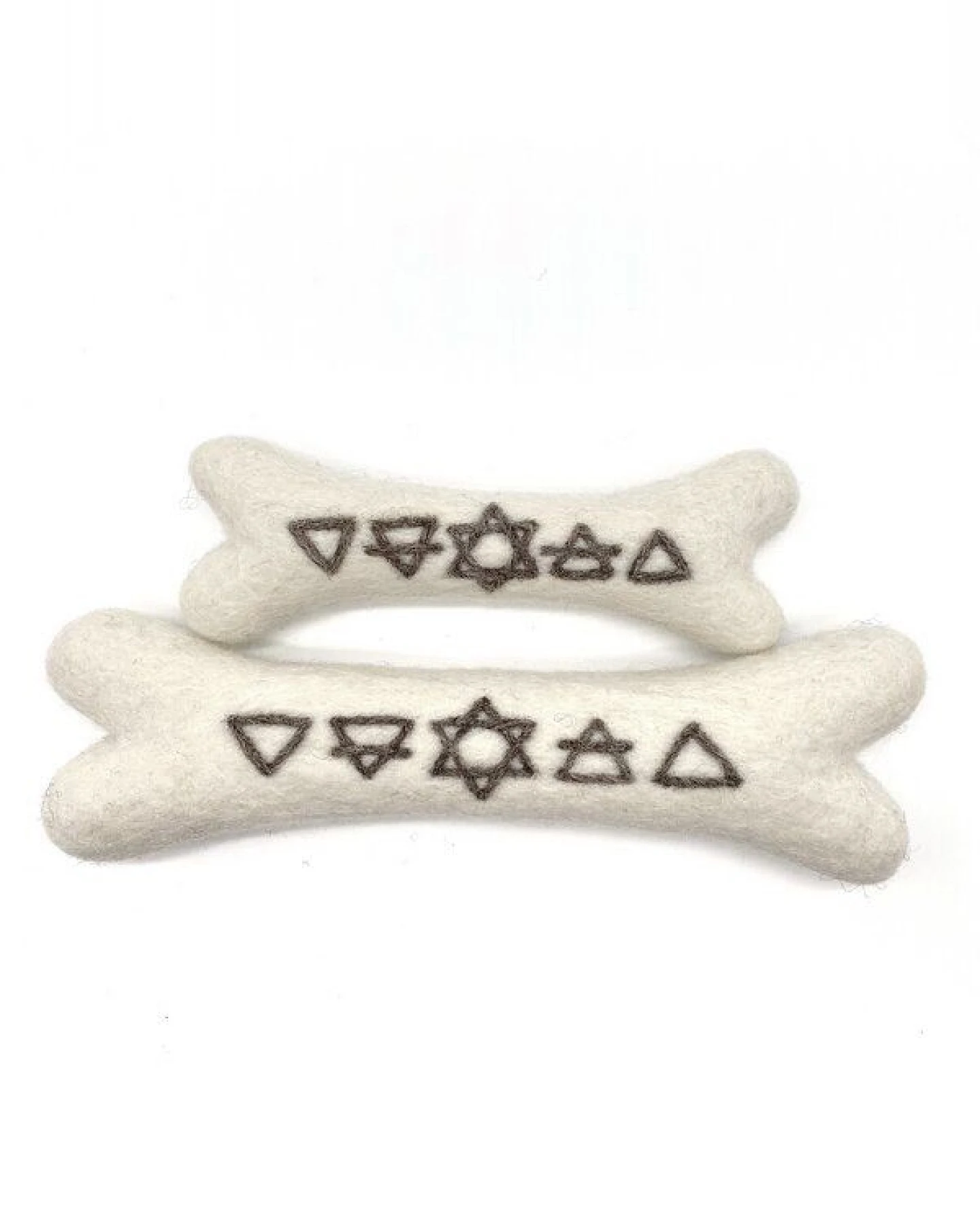 Wooliie Alchemy Elements Bone – handgefertigtes Spielzeug aus 100 % naturbelassener Schurwolle – Ansicht 2