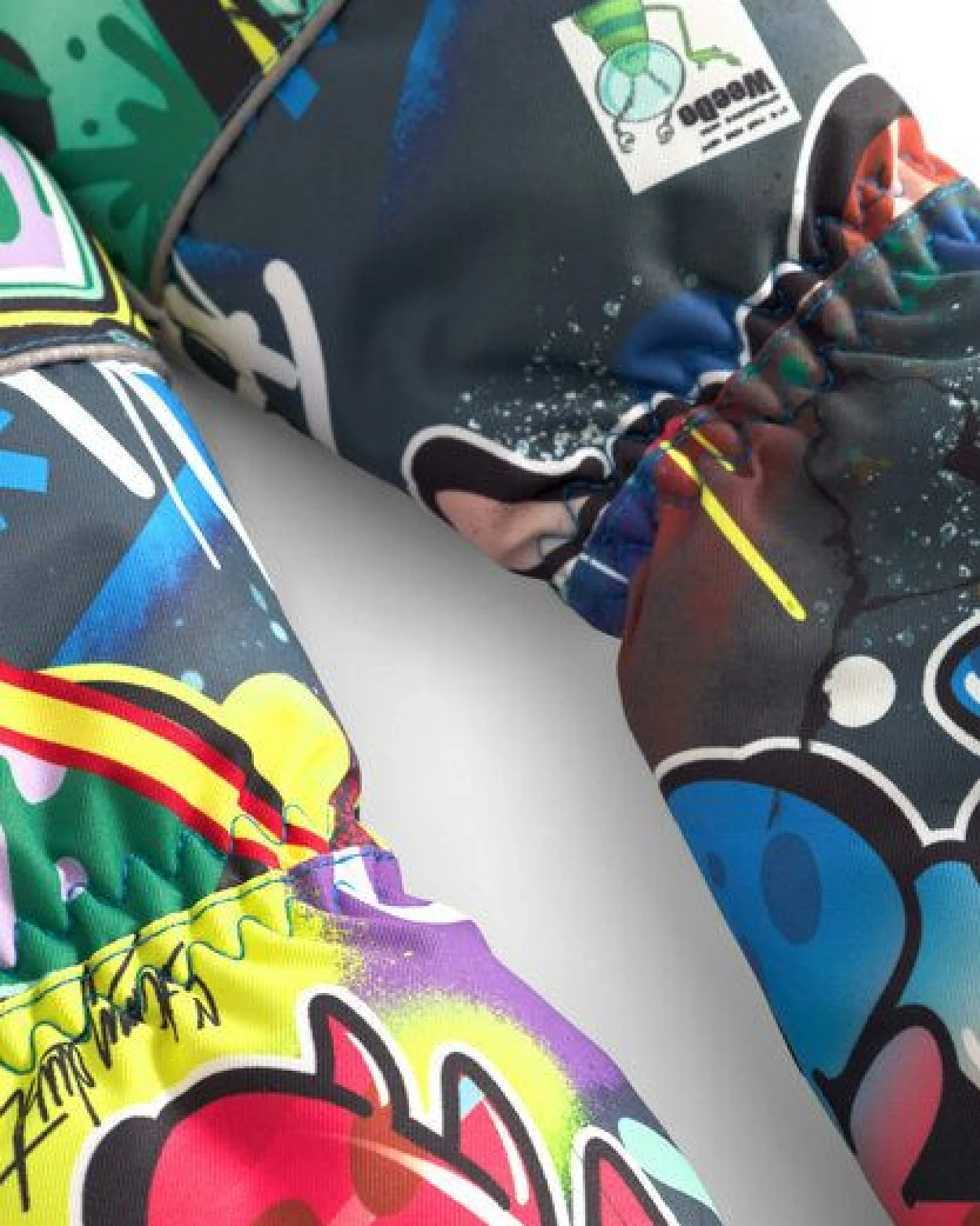 WeeDo Fausthandschuhe „Cosmo Sprayprint“ – Ansicht 4