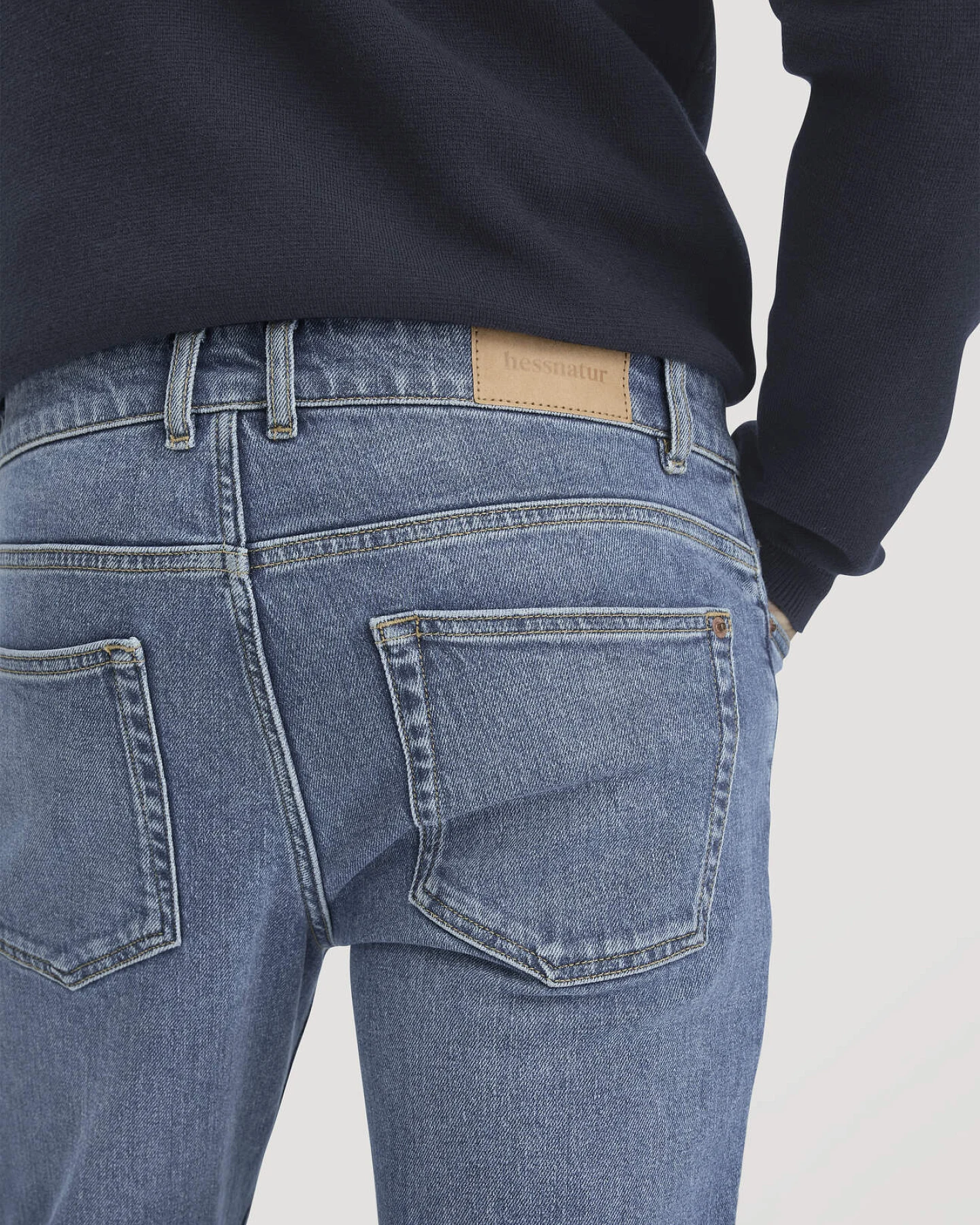hessnatur Herren Jeans BEN Regular Straight aus Bio-Denim - blau - Größe 32/32 – Ansicht 3