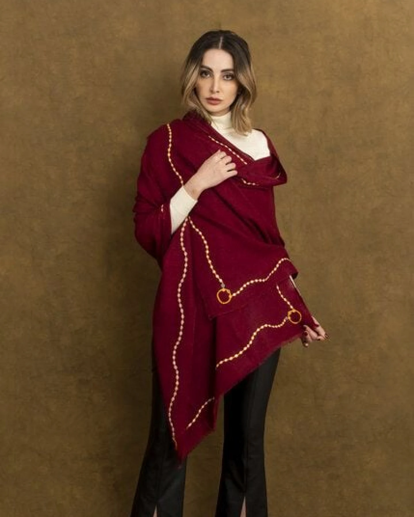 HeritageModa Burdgundy Handbestickte Kaschmir-Pashmina – Ansicht 3