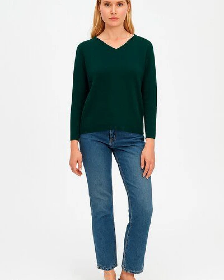 Produktseite: Komodo Merino-Pullover mit V-Auschnitt Modell: Natty
