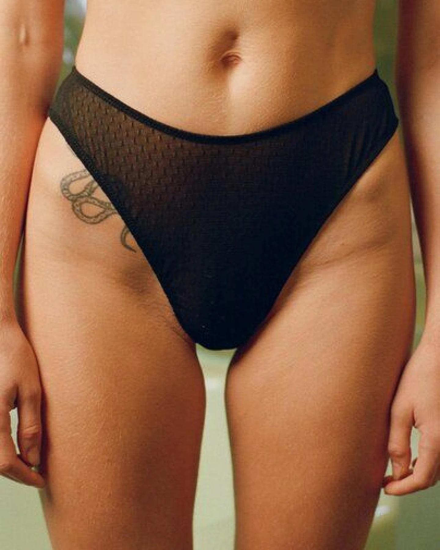 Nénés Tanga Cassandre – Ansicht 2