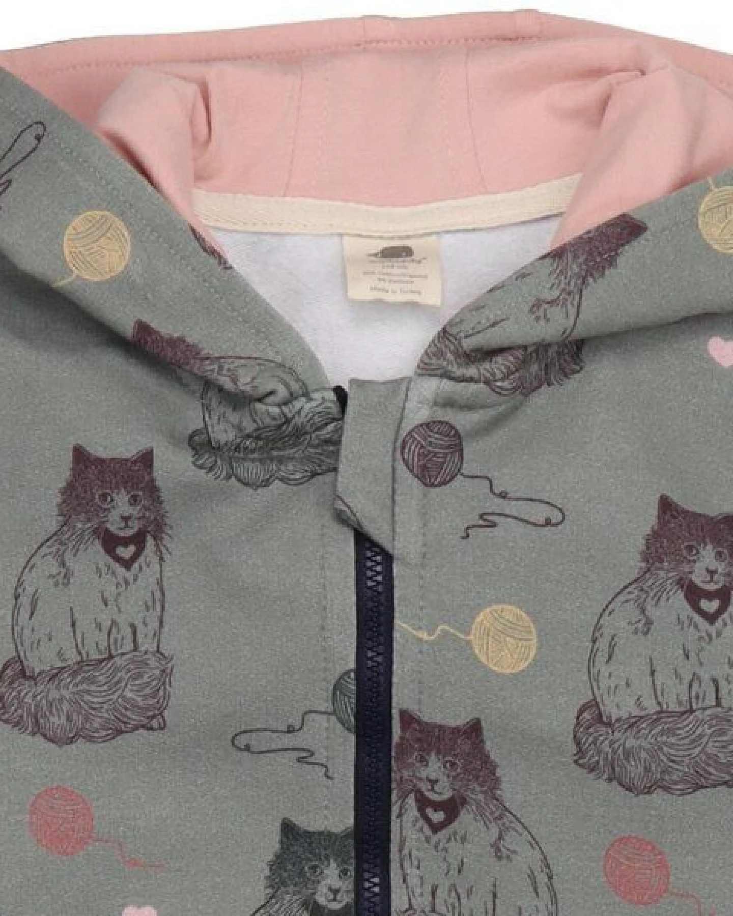 Kinder Sweatjacke GOTS-zertifiziert aus Bio-Baumwolle, grau mit Katzen-Print, Kapuze & Reißverschluss – Walkiddy, weicher Alltagsbegleiter – Ansicht 4
