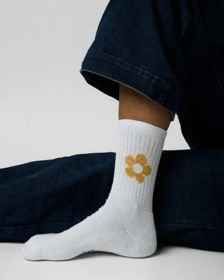 ettics STUDIO sock flower