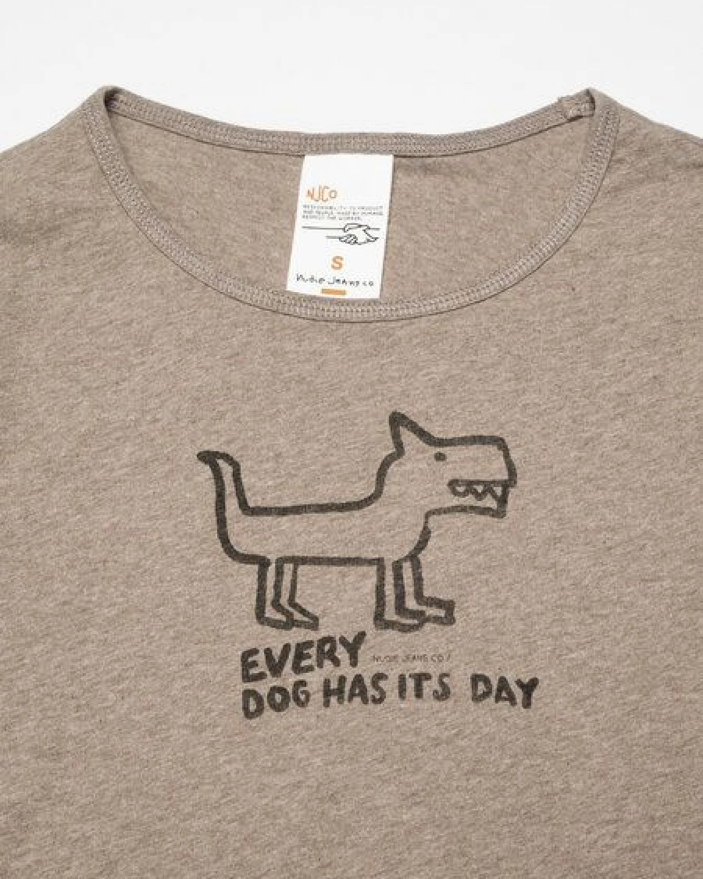 Nudie Jeans T-Shirt Eve Scratchy Dog – Ansicht 2