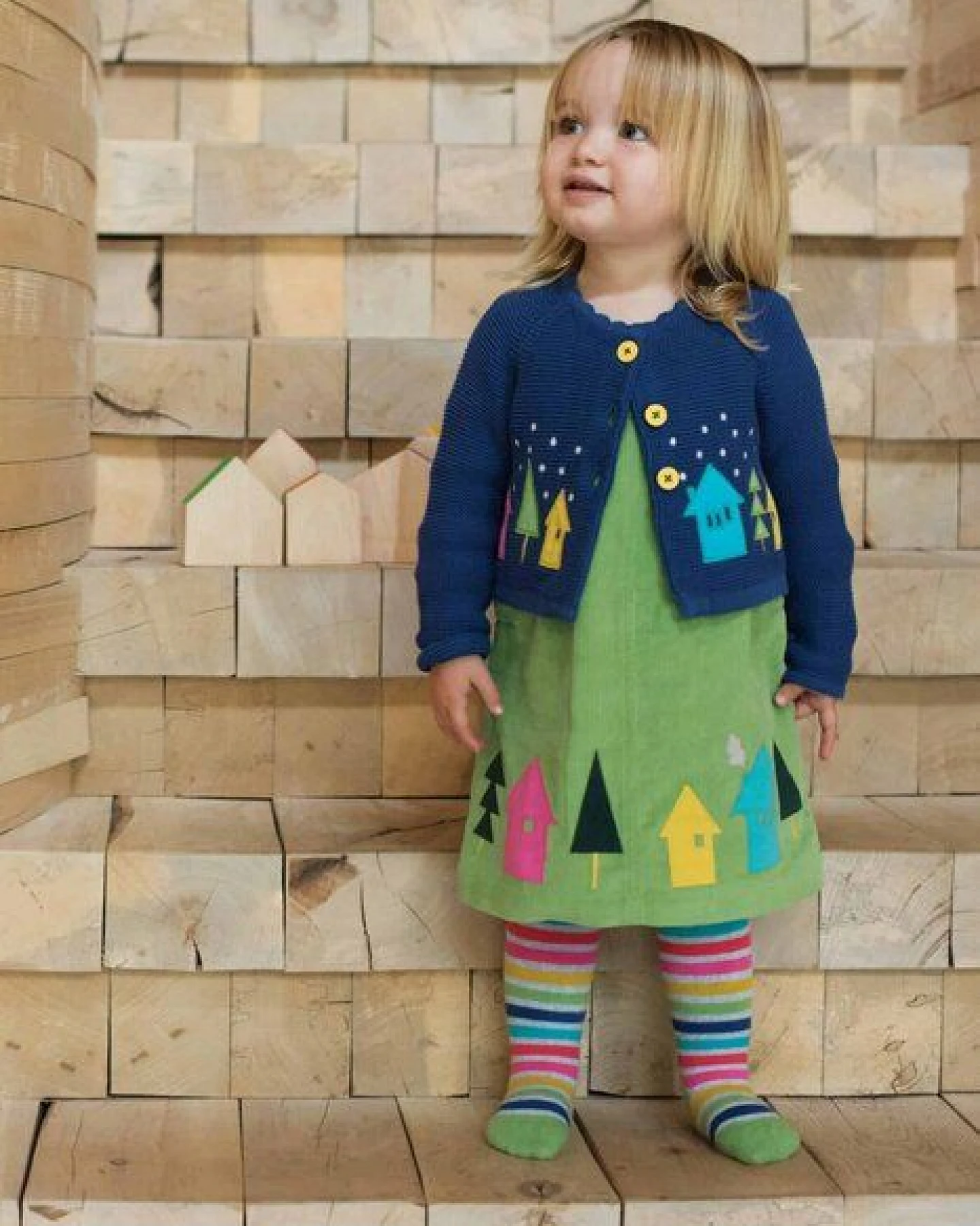 Frugi Strickjacke Häuser in blau-bunt – Ansicht 2