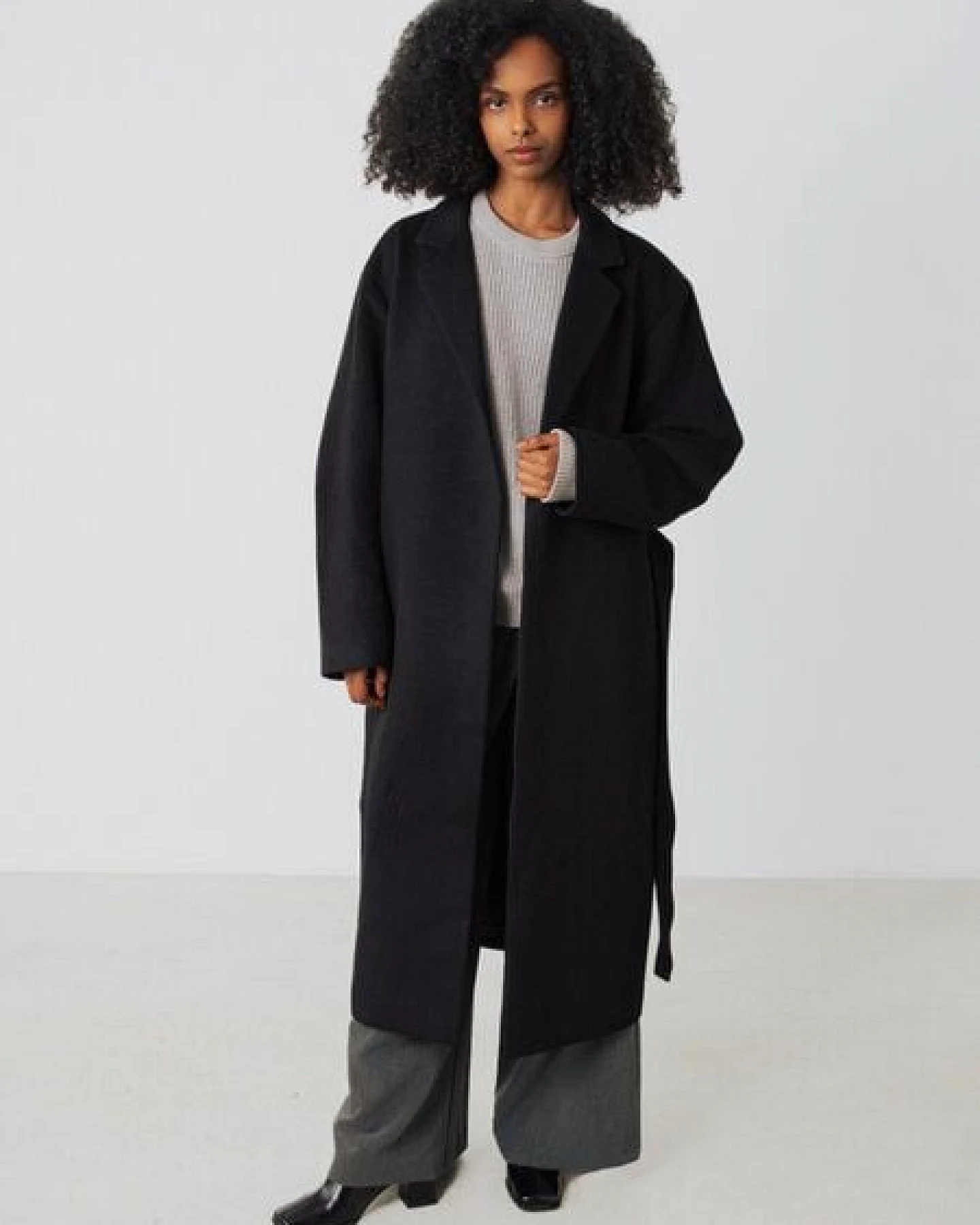 Honest Basics Damen Mantel aus recycelter Wolle – Ansicht 3