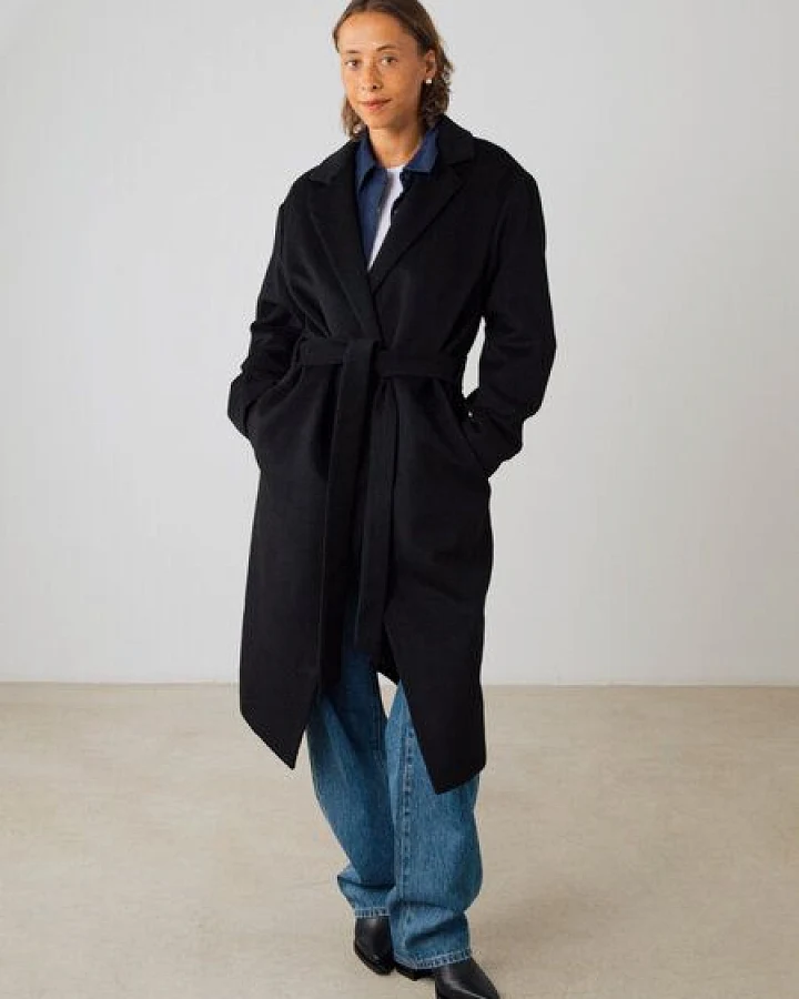 Honest Basics Damen Mantel aus recycelter Wolle