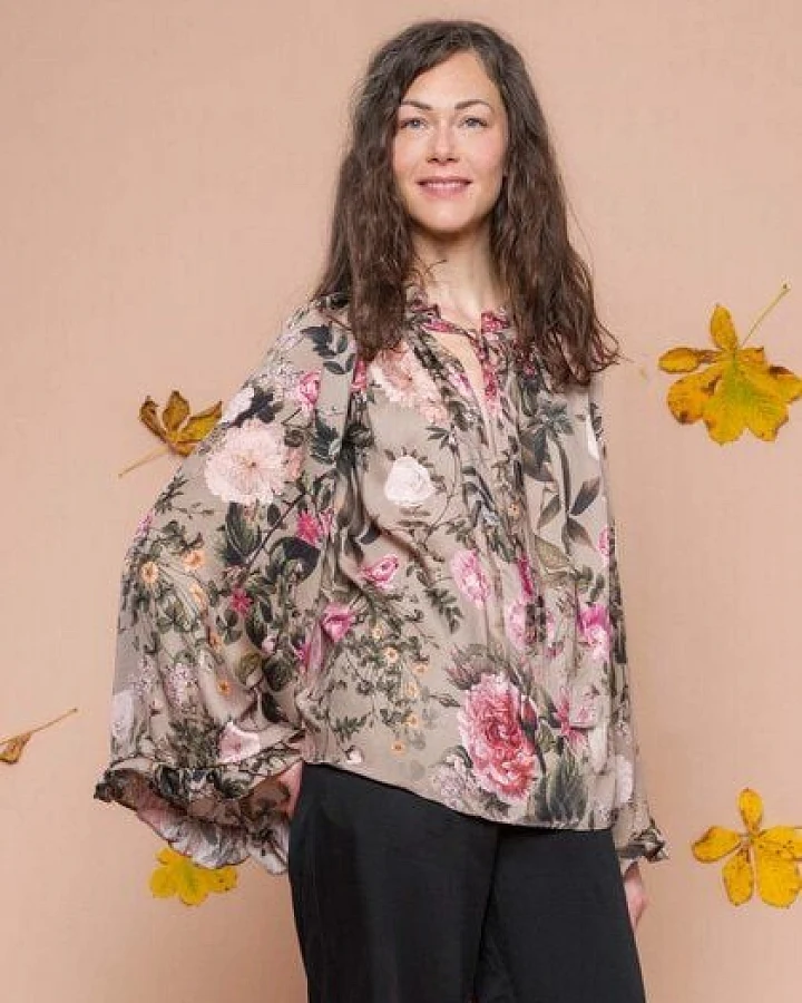 Atelier SNOW Bluse Rosalie aus LENZING ECOVERO Viscose-Satin