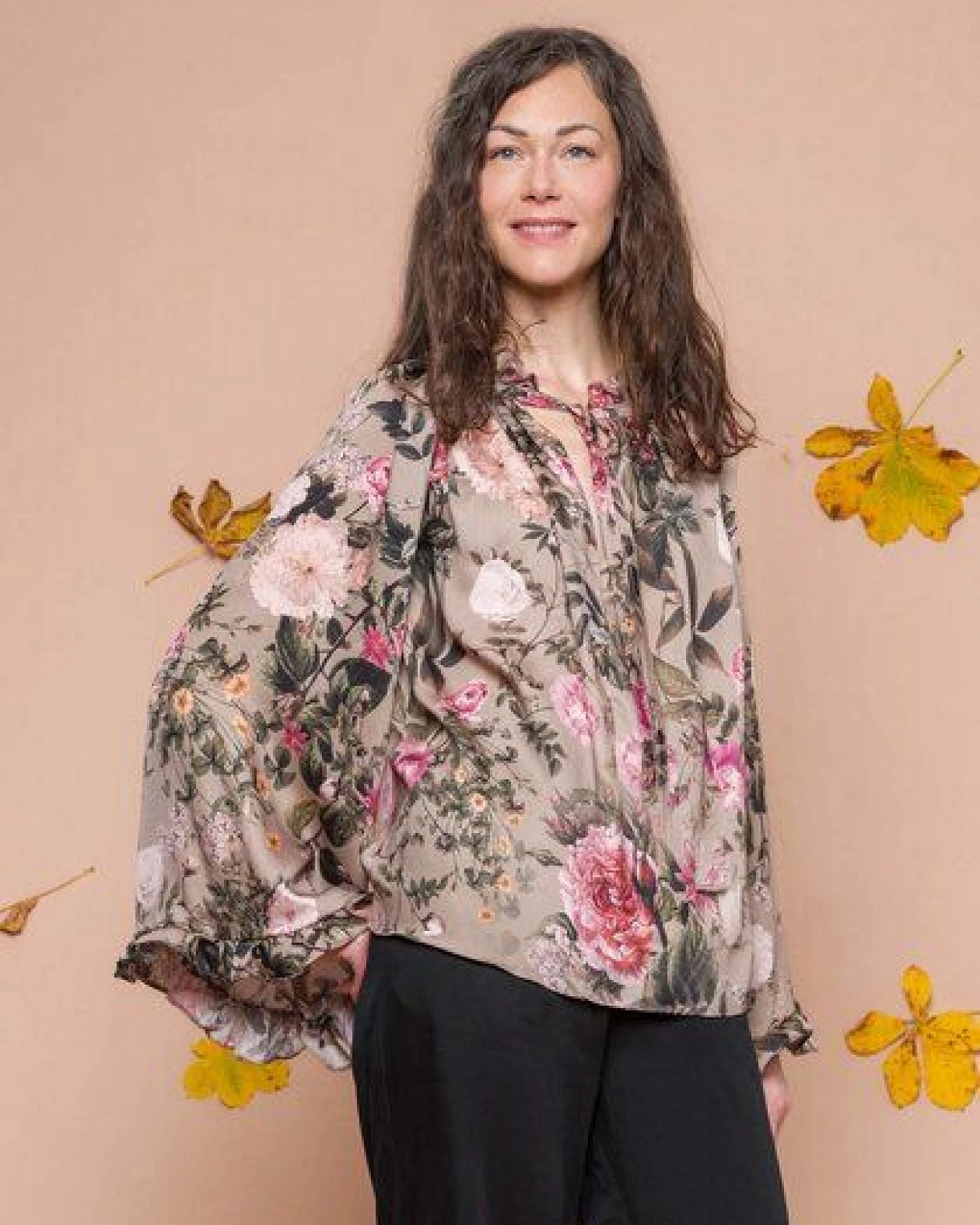 Atelier SNOW Bluse Rosalie aus LENZING ECOVERO Viscose-Satin – Ansicht 2