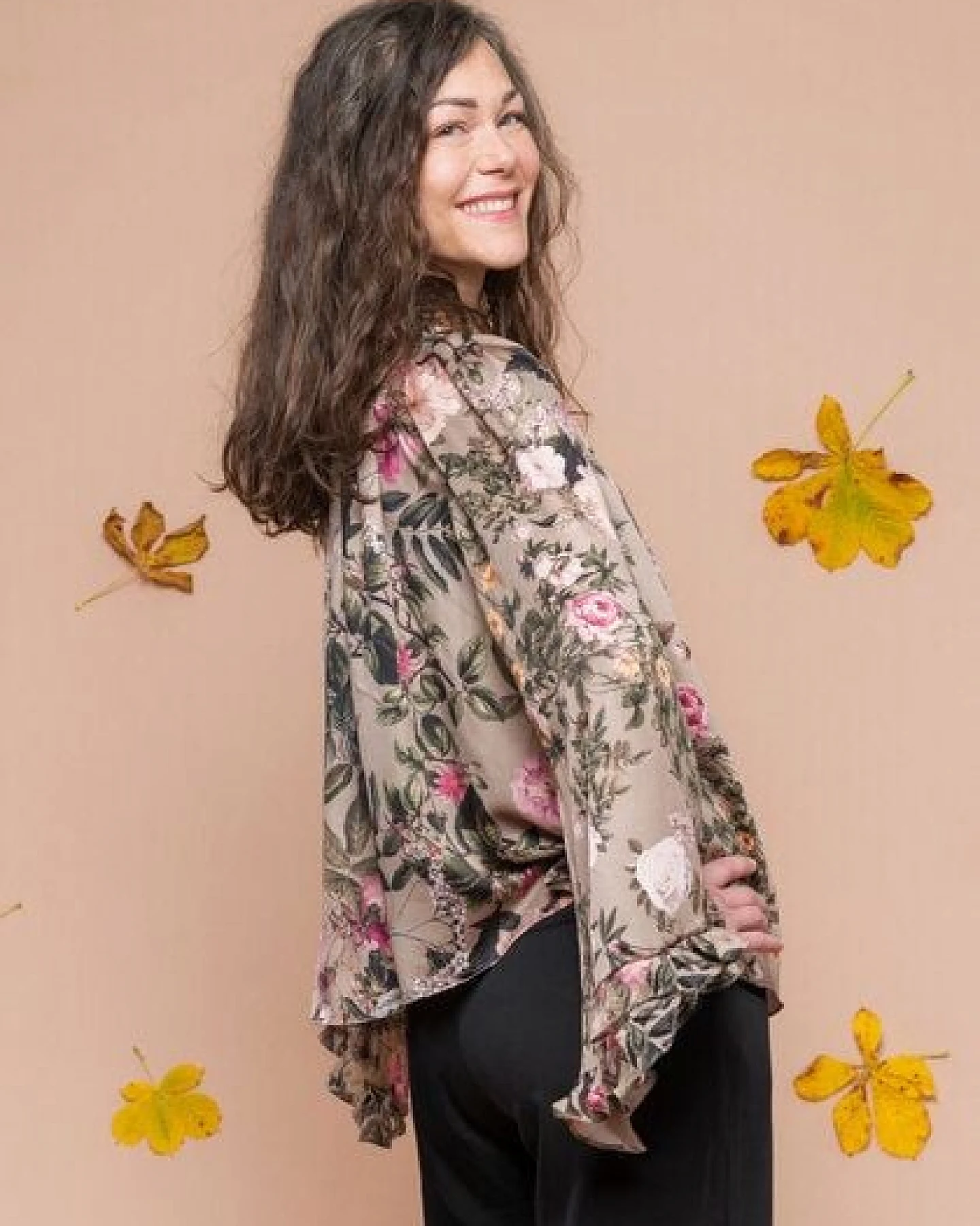 Atelier SNOW Bluse Rosalie aus LENZING ECOVERO Viscose-Satin – Ansicht 4