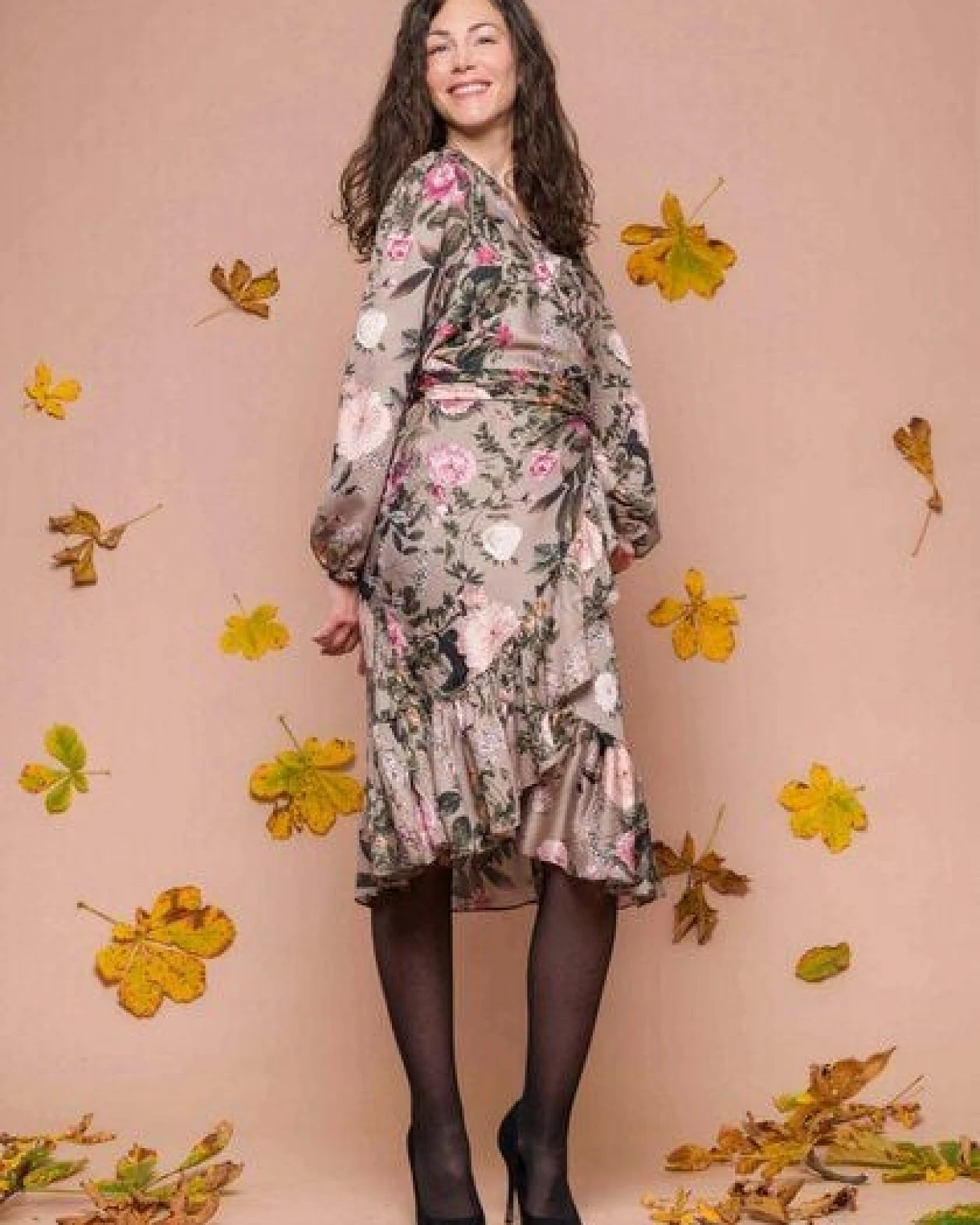 Atelier SNOW Wickelkleid Rosalie aus LENZING ECOVERO Viscose-Satin – Ansicht 4