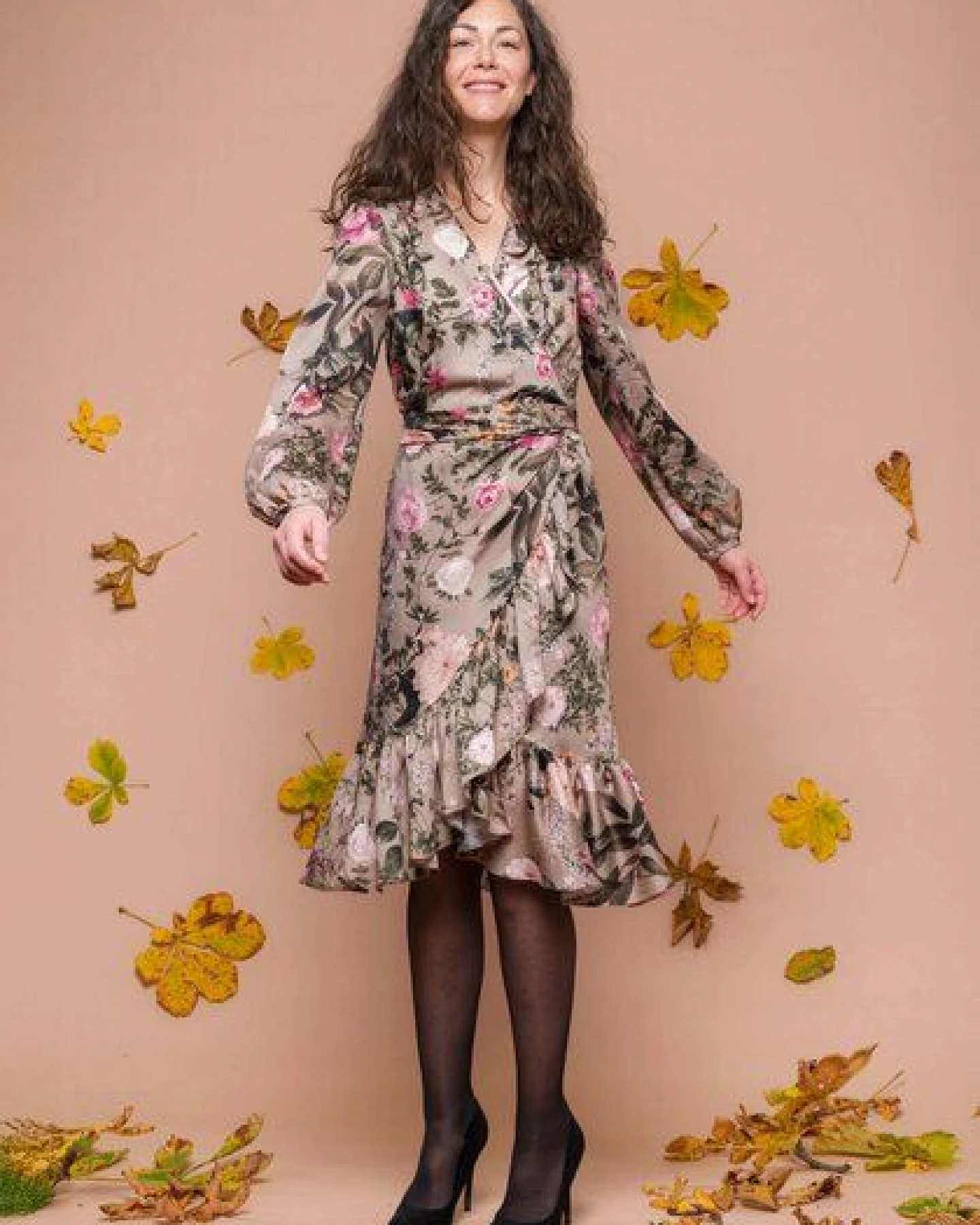 Atelier SNOW Wickelkleid Rosalie aus LENZING ECOVERO Viscose-Satin – Ansicht 2