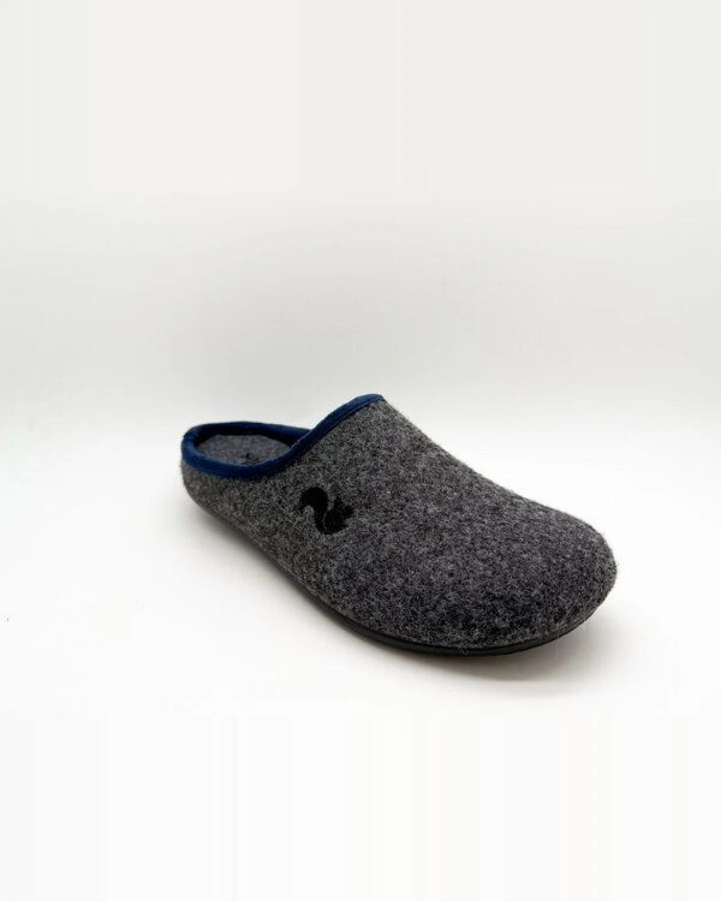 Veganer Slipper "thies ® PET Piping" aus weichem Filz – Ansicht 3