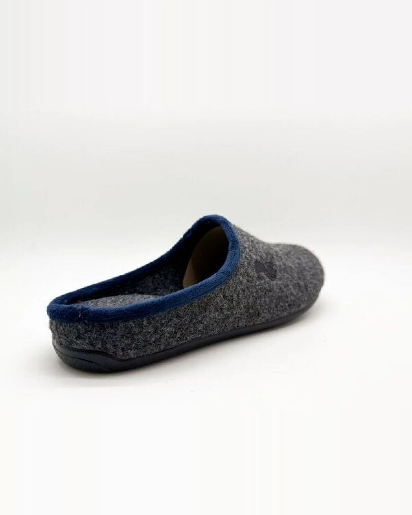 Veganer Slipper "thies ® PET Piping" aus weichem Filz – Ansicht 4