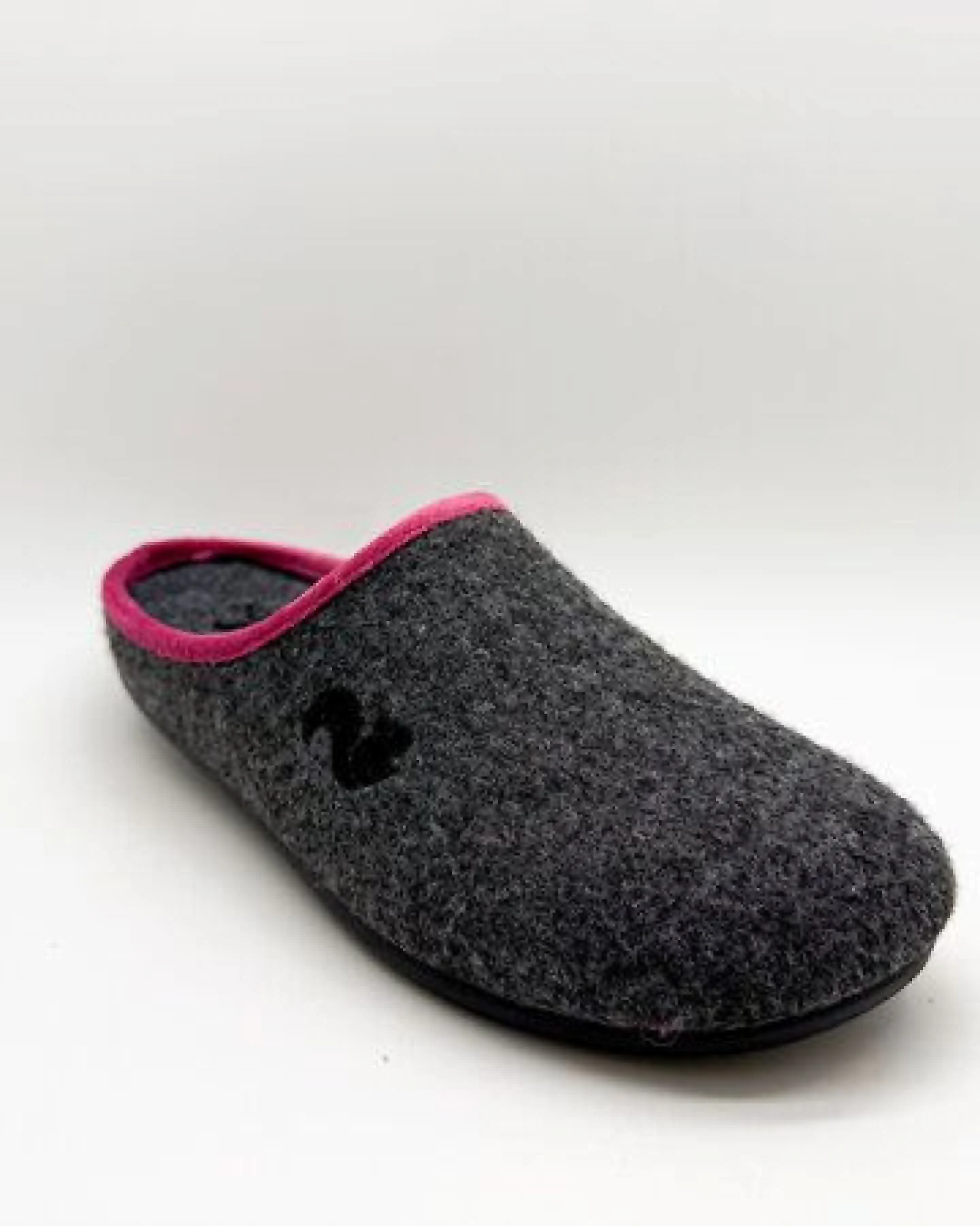 Veganer Slipper "thies ® PET Piping" aus weichem Filz – Ansicht 3