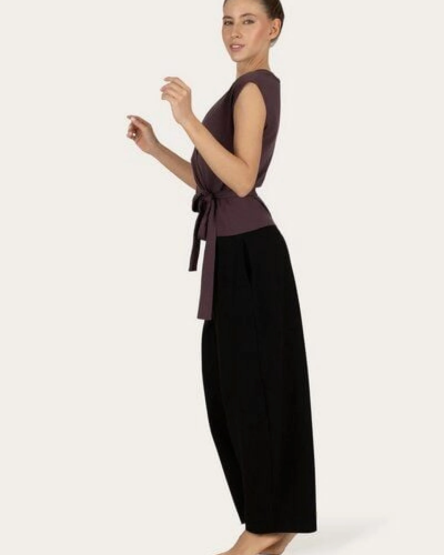 Urban Goddess Aurora Yoga & Pilates Wickel-Top – Ansicht 4