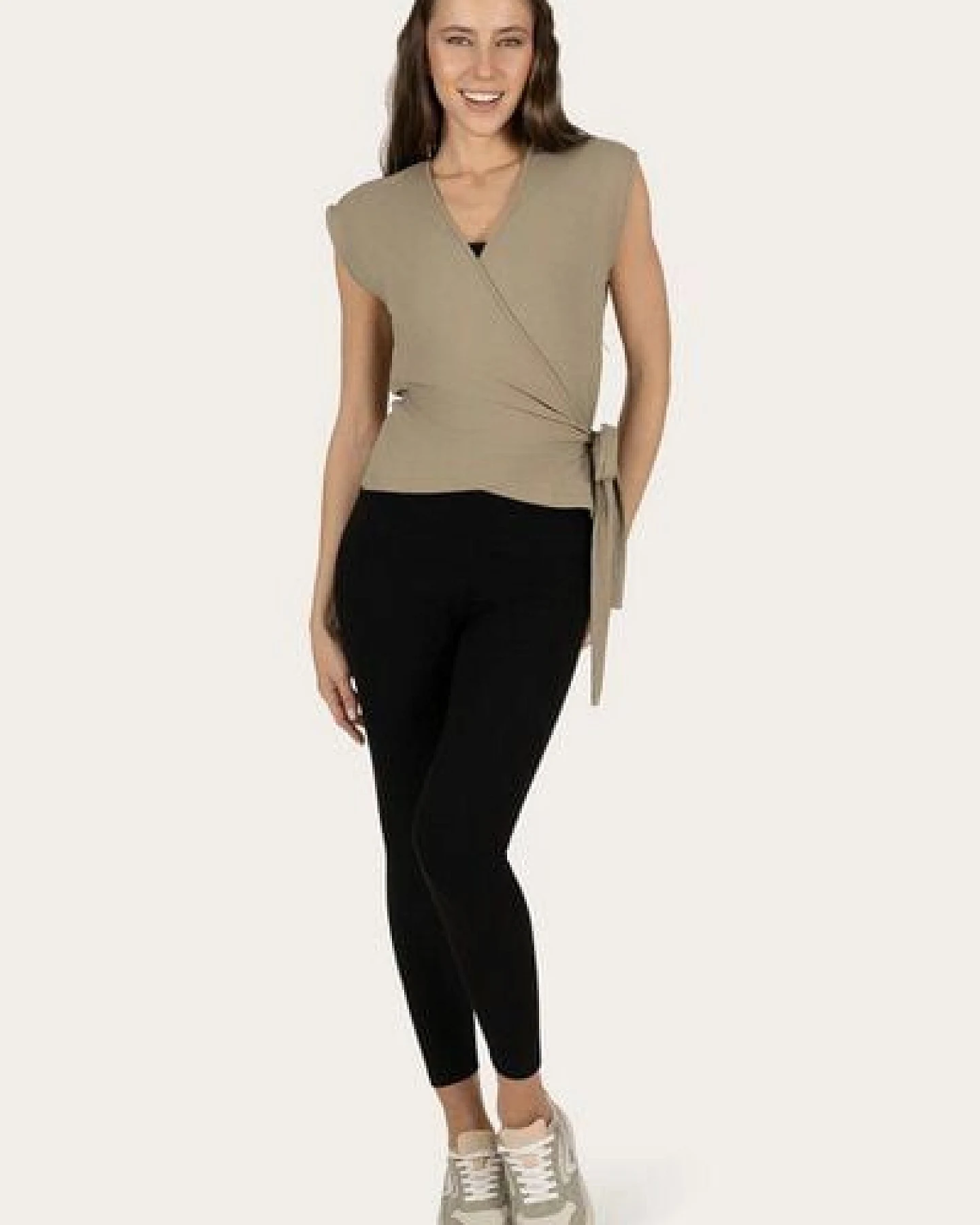 Urban Goddess Aurora Yoga & Pilates Wickel-Top – Ansicht 4