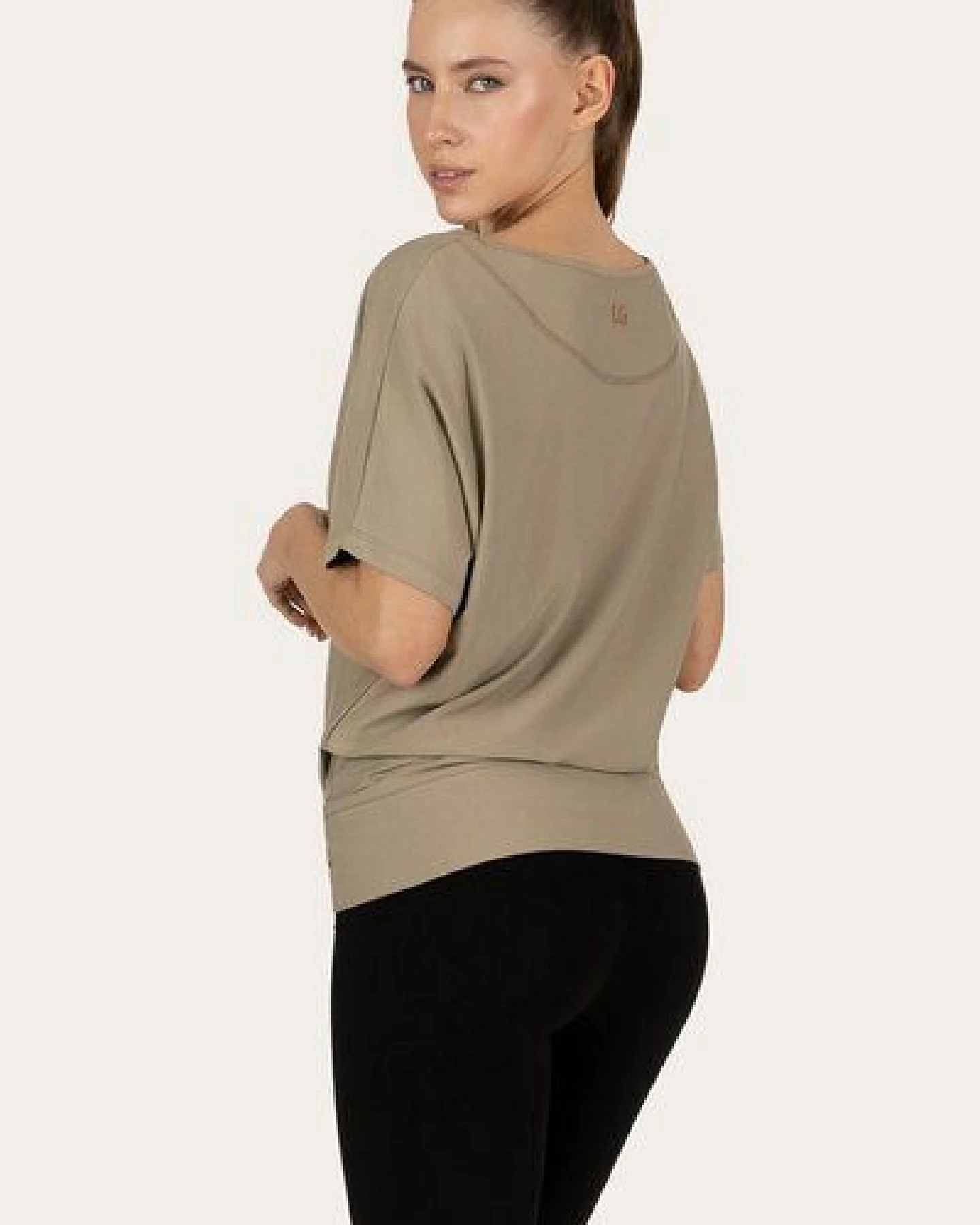 Urban Goddess Budhi Kurzarm Pilates & Yoga Shirt – Ansicht 3